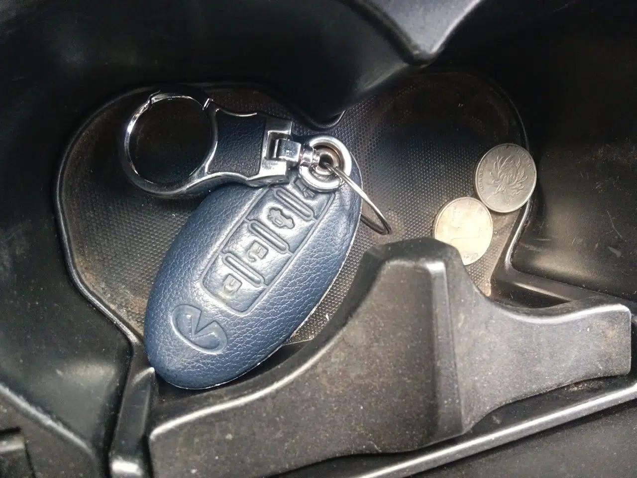 Infiniti QX70 2013 3.7L Standard Edition — миниатюра 9