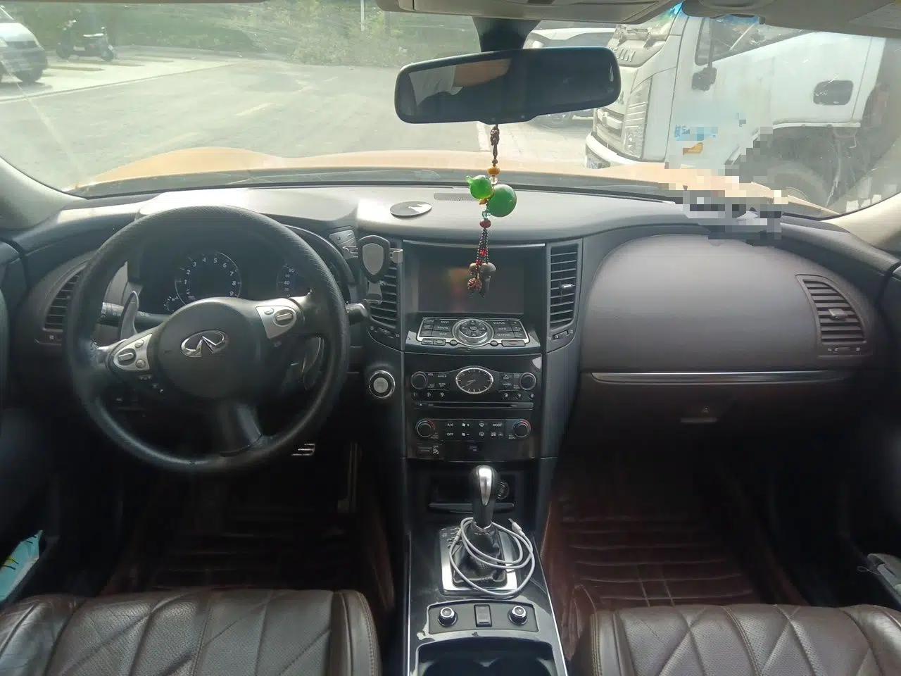 Infiniti QX70 2013 3.7L Standard Edition — миниатюра 10