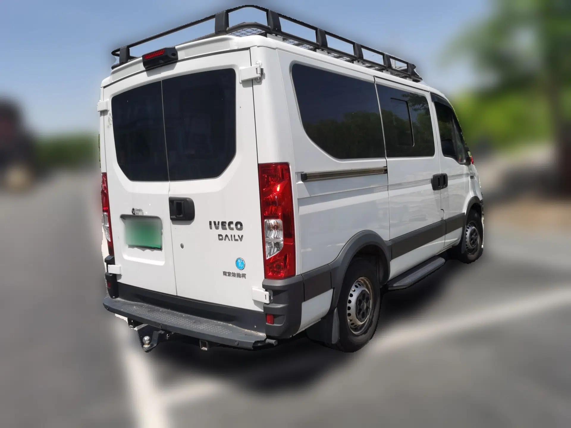 Iveco Eurocargo 2021 3.0T Automatic Chao Rui Short Wheelbase Low-Roof Side-Sliding Door F1C — миниатюра 6