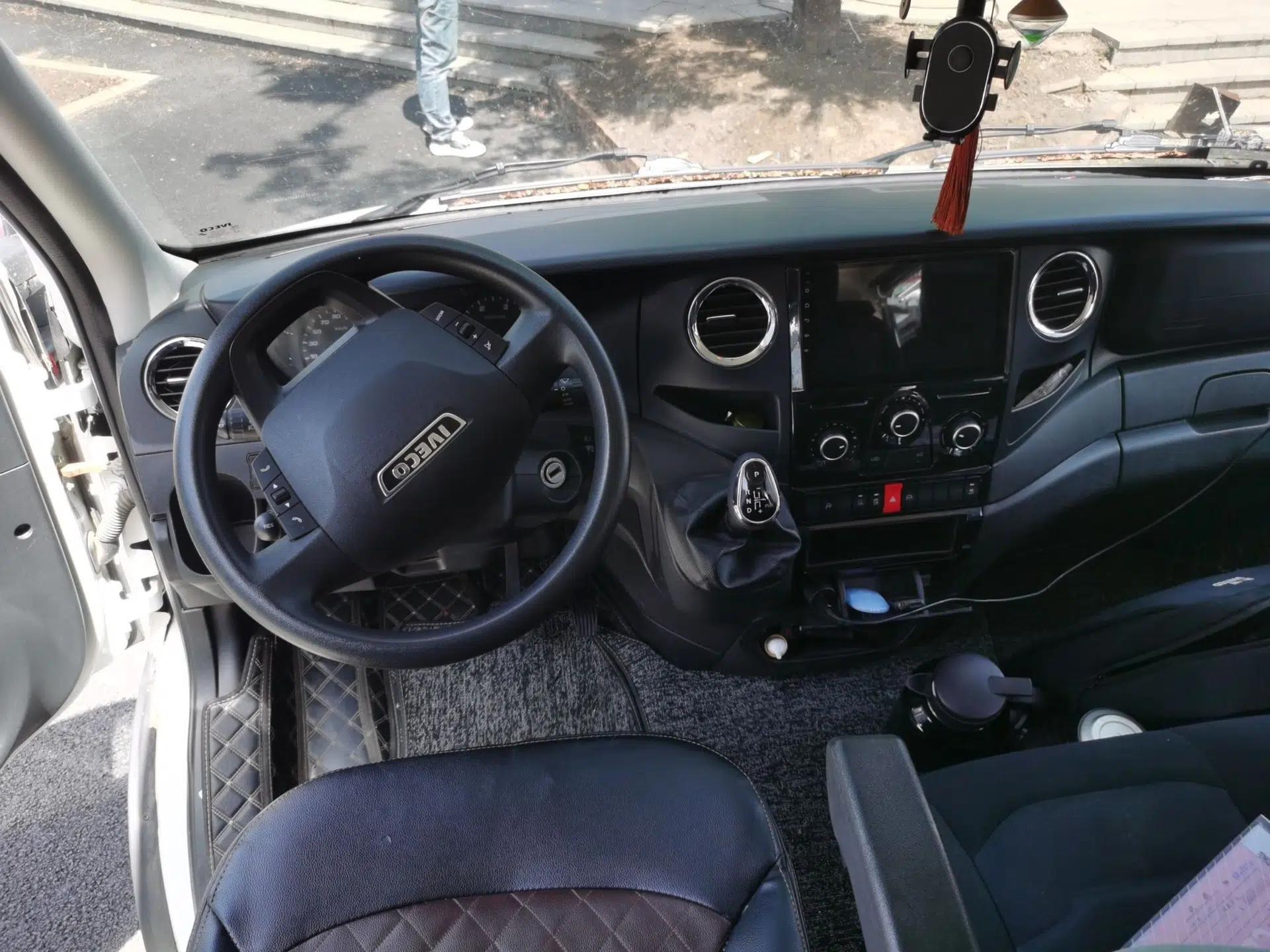 Iveco Eurocargo 2021 3.0T Automatic Chao Rui Short Wheelbase Low-Roof Side-Sliding Door F1C — миниатюра 9