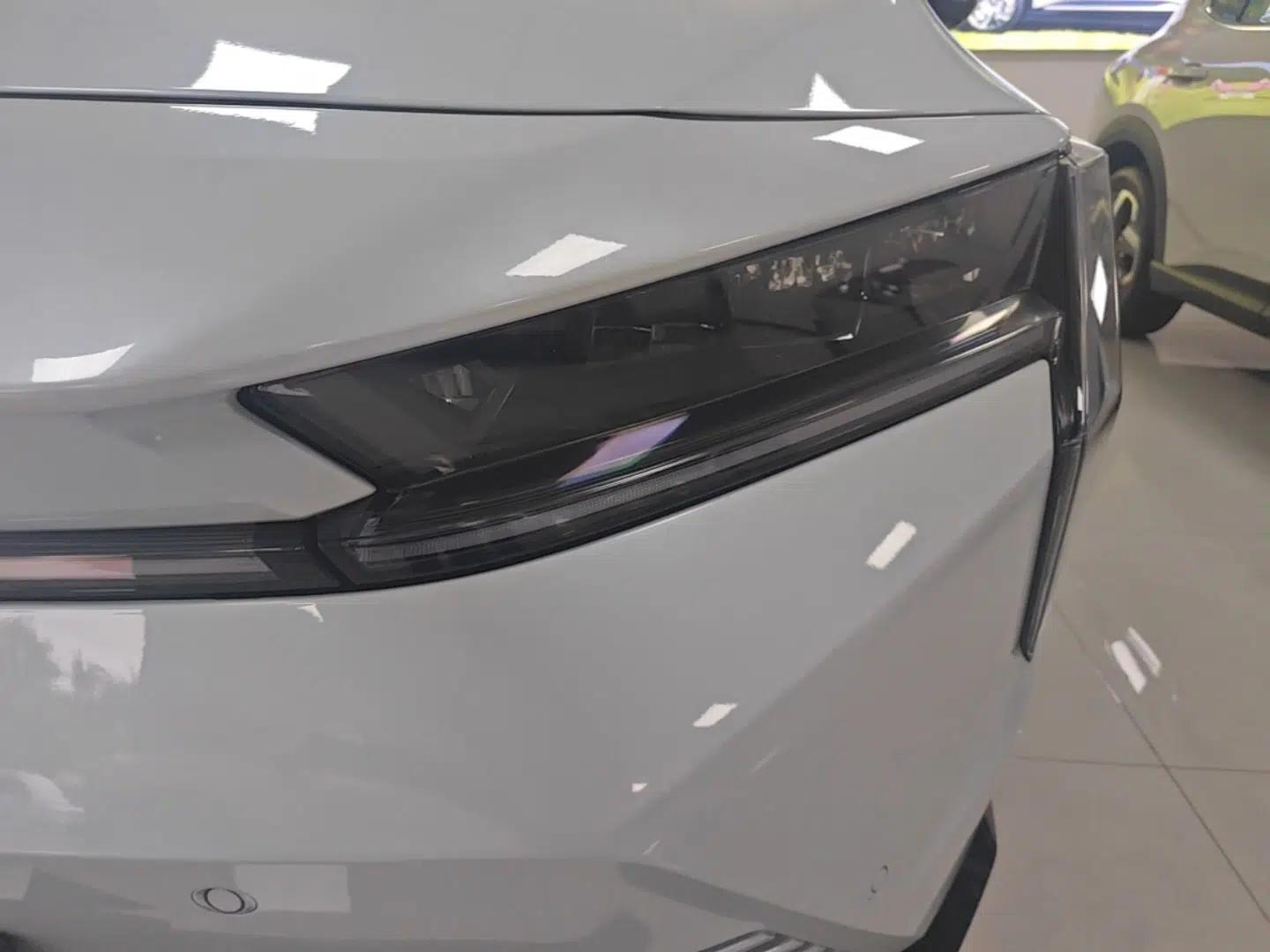 Honda e:NS2 2024 Ignite Edition — миниатюра 9