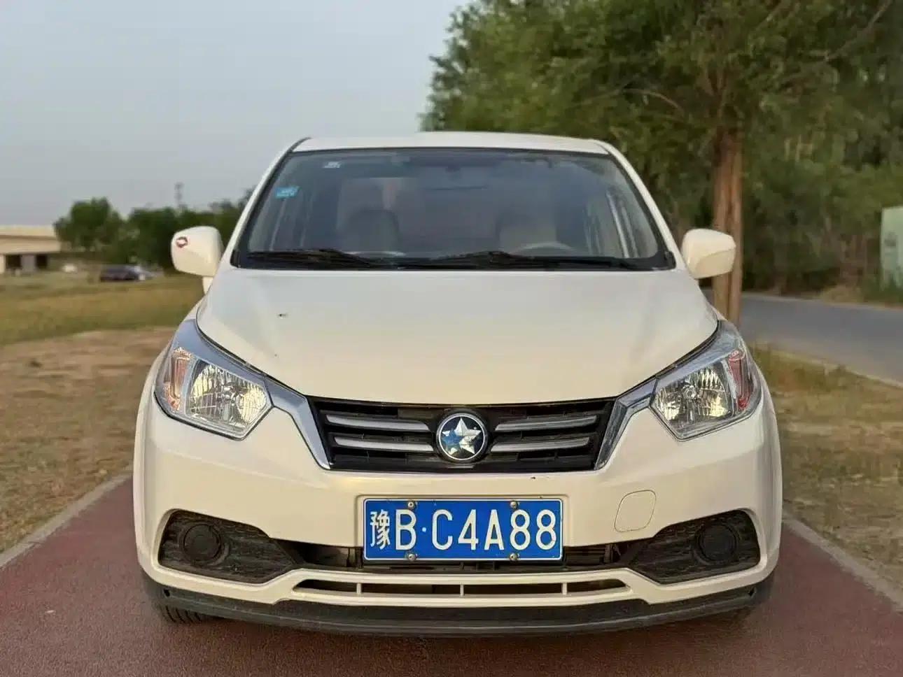 Venucia D50 2015 1.6L Manual Fashion Edition — миниатюра 3