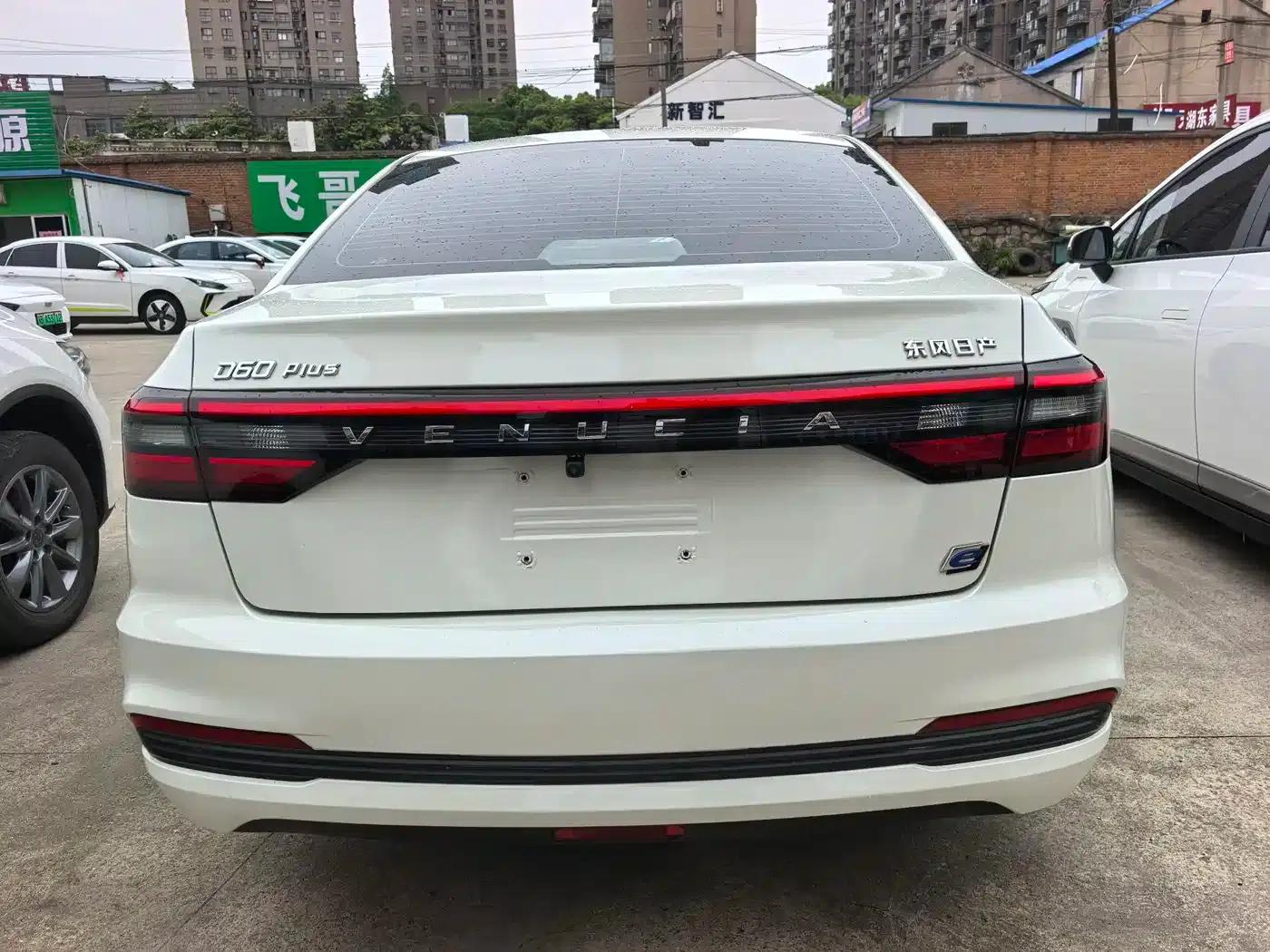 Venucia D60EV 2023 PLUS Comfort Edition SI — миниатюра 5