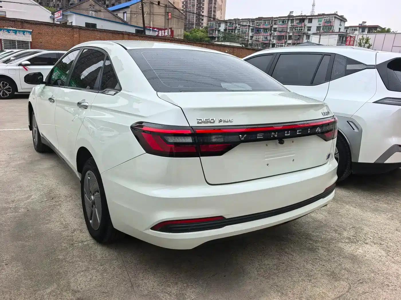 Venucia D60EV 2023 PLUS Comfort Edition SI — миниатюра 6
