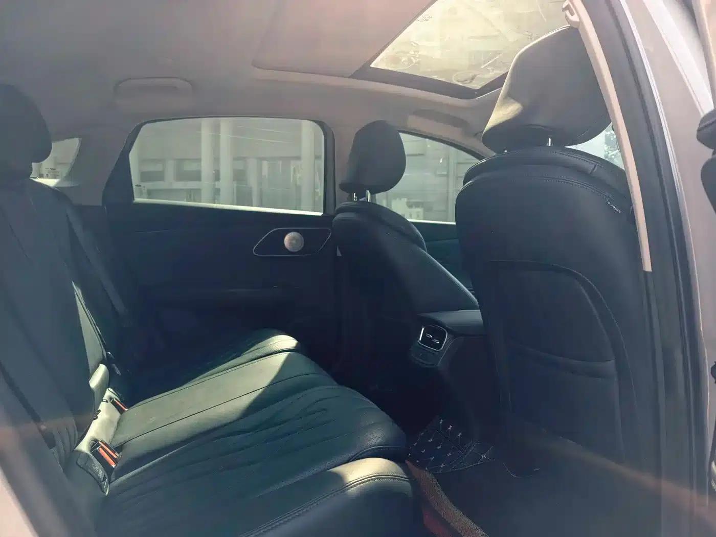 Fengyun A8L 2025 1.5TGDI 145km Luxury Edition — миниатюра 12