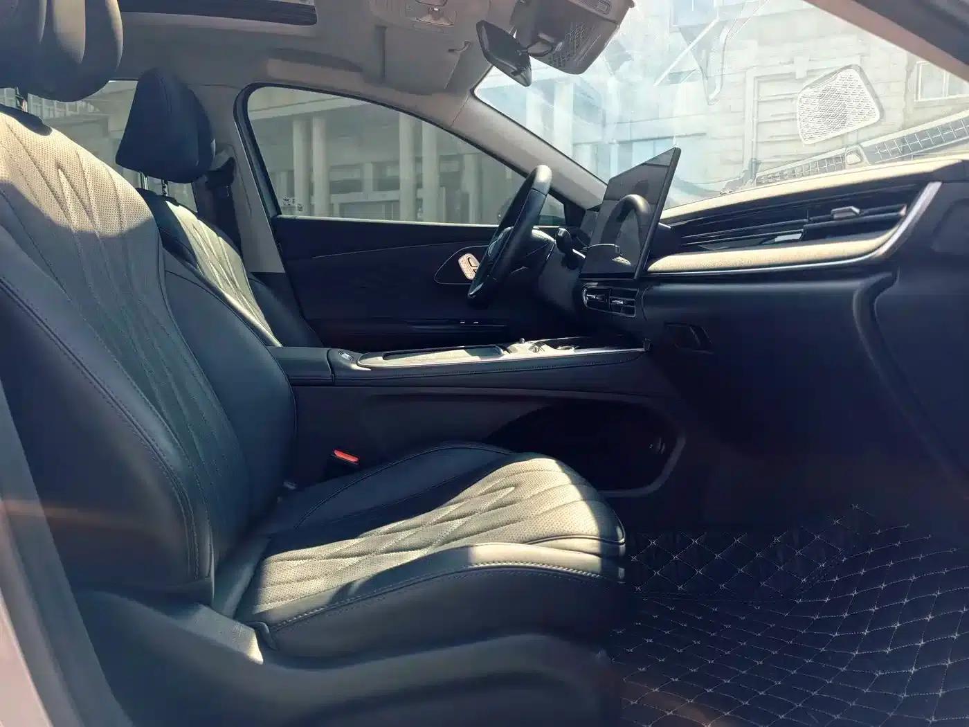 Fengyun A8L 2025 1.5TGDI 145km Luxury Edition — миниатюра 13