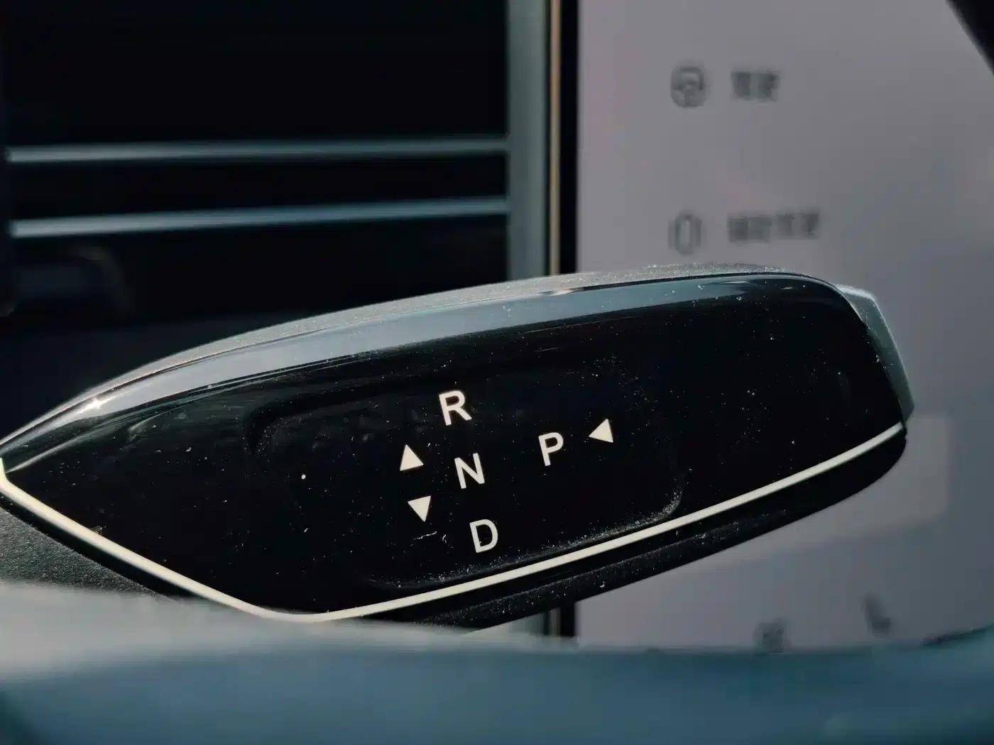 Fengyun A8L 2025 1.5TGDI 145km Luxury Edition — миниатюра 15