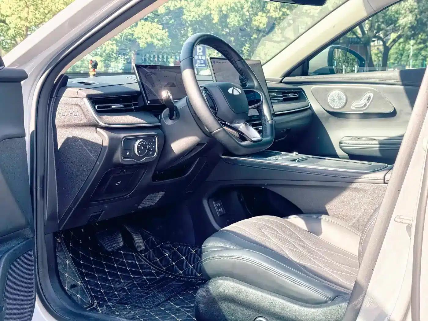 Fengyun A8L 2025 1.5TGDI 145km Luxury Edition — миниатюра 8