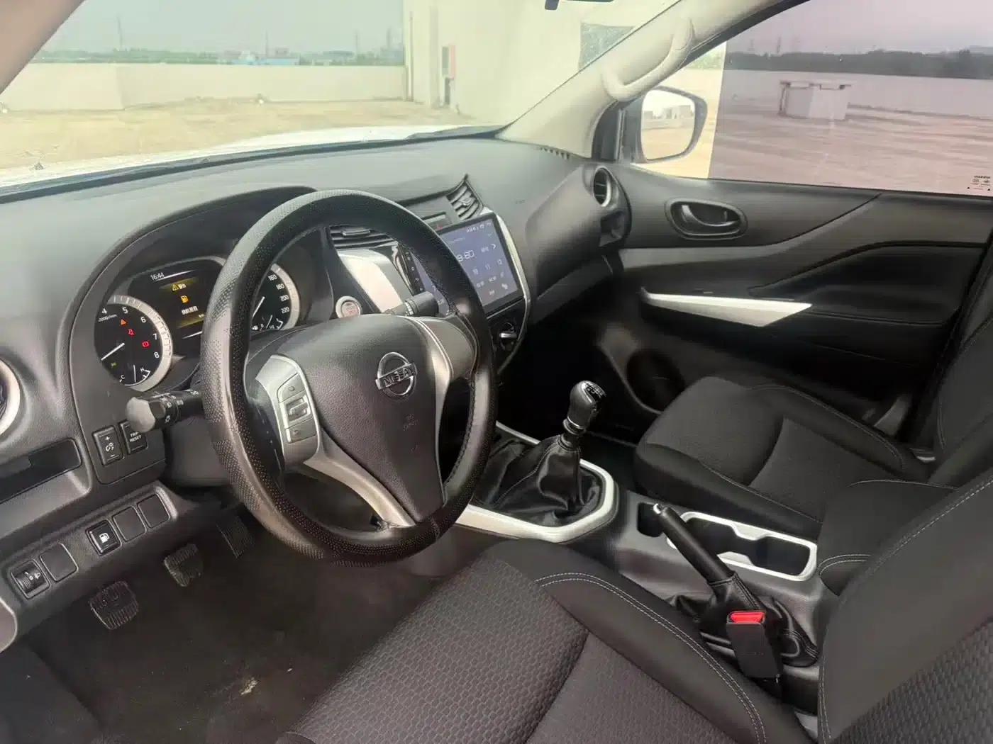 2021 Navara 2.5L Manual 2WD Comfort Model QR25 — миниатюра 4