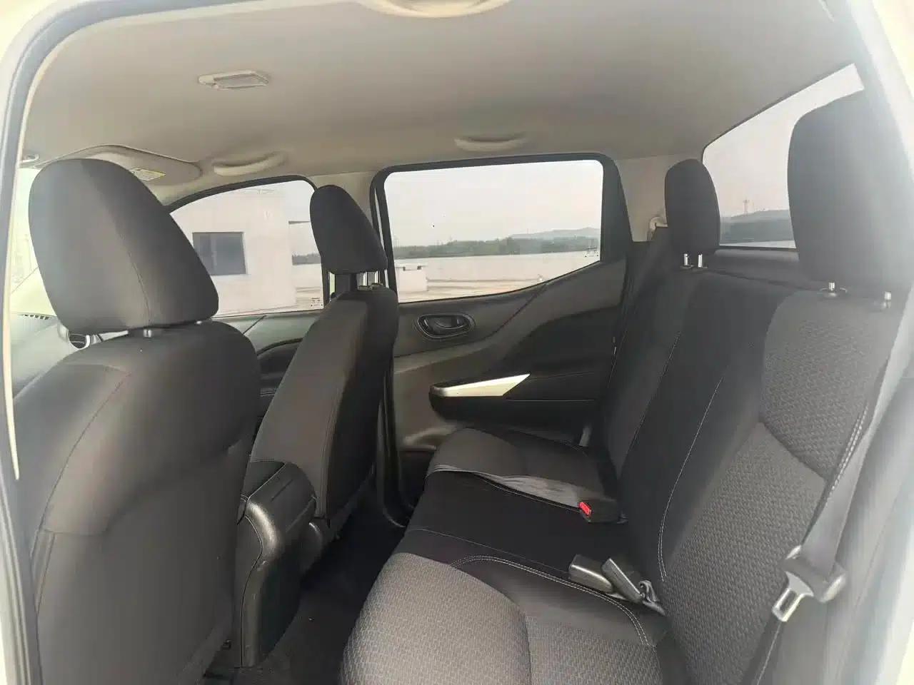 2021 Navara 2.5L Manual 2WD Comfort Model QR25 — миниатюра 6