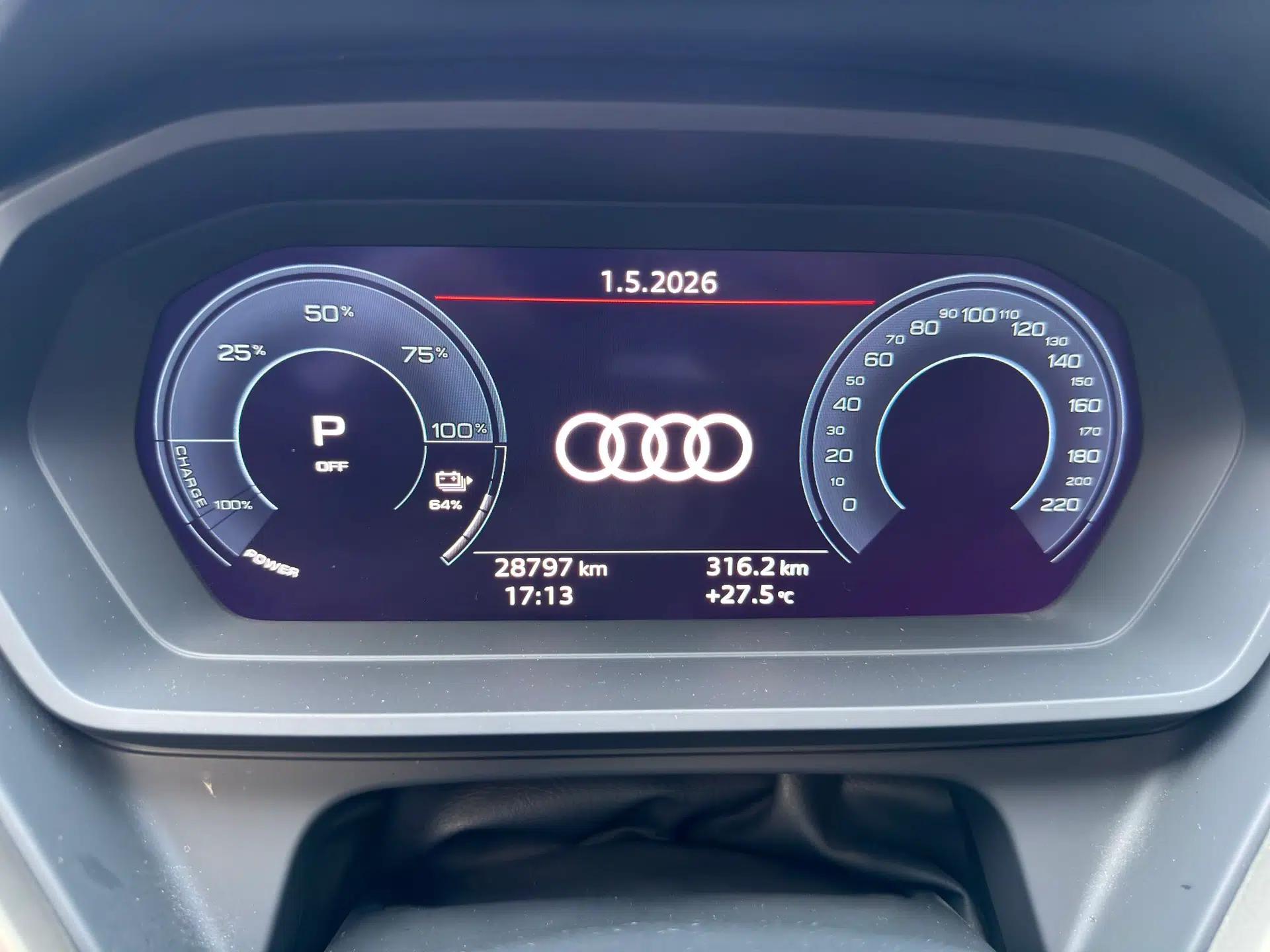 Audi Q5 e-tron 2022 40 e-tron Starry Edition Luxury Package — миниатюра 14