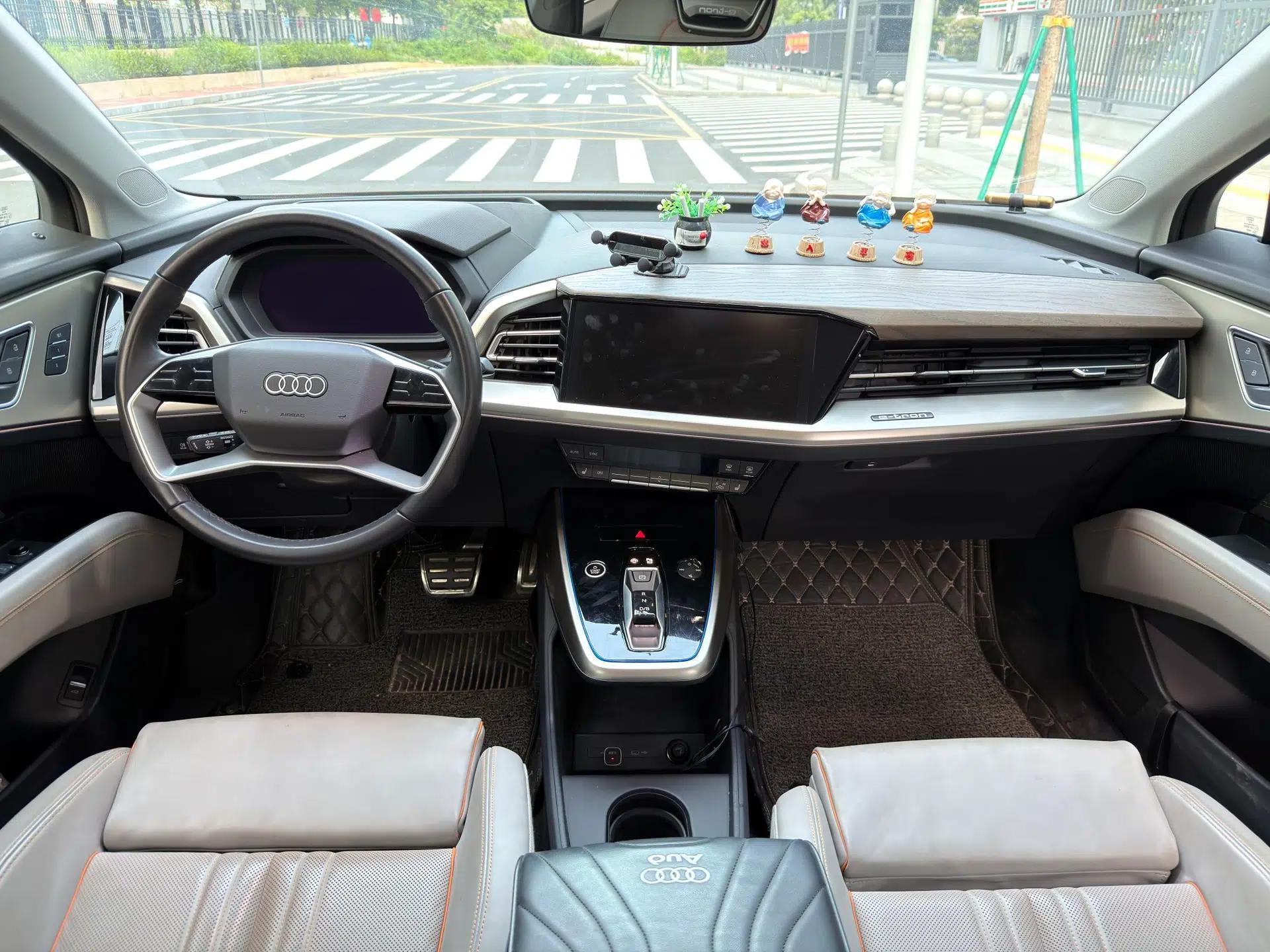 Audi Q5 e-tron 2022 40 e-tron Starry Edition Luxury Package — миниатюра 16