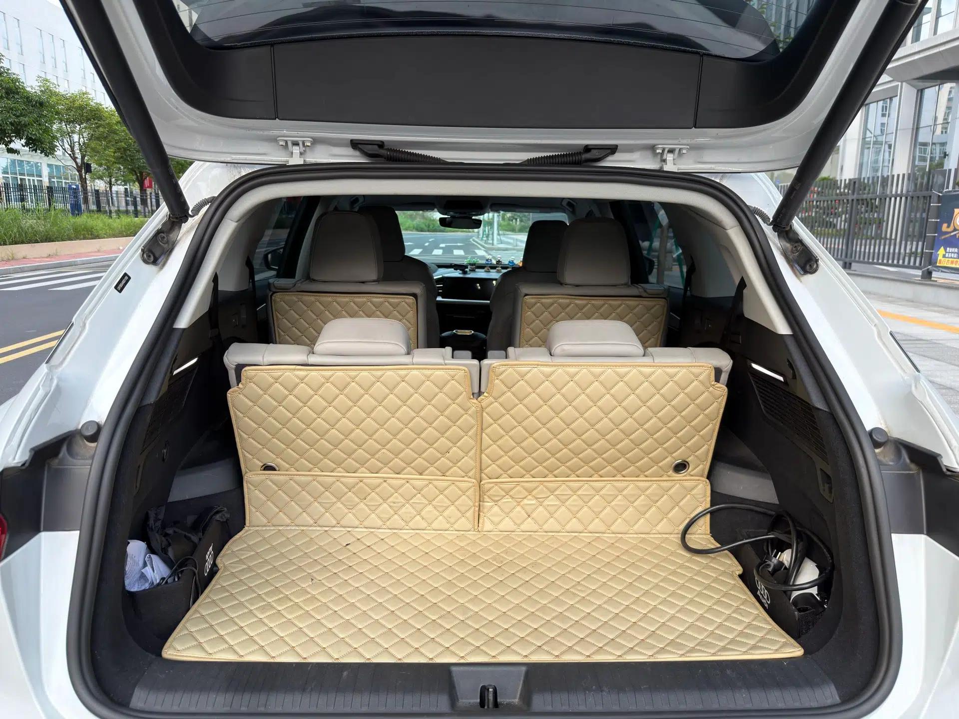 Audi Q5 e-tron 2022 40 e-tron Starry Edition Luxury Package — миниатюра 19