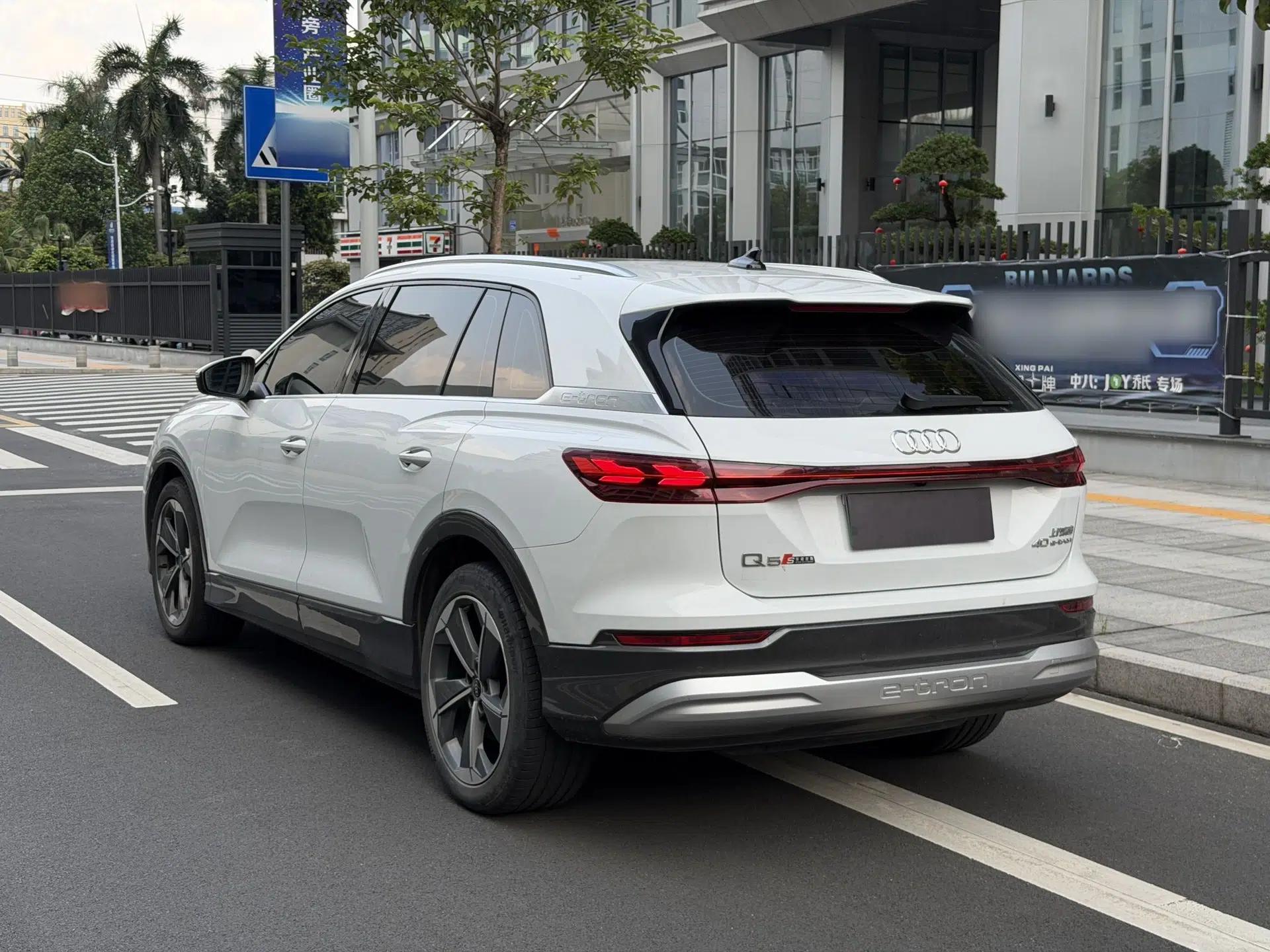 Audi Q5 e-tron 2022 40 e-tron Starry Edition Luxury Package — миниатюра 4