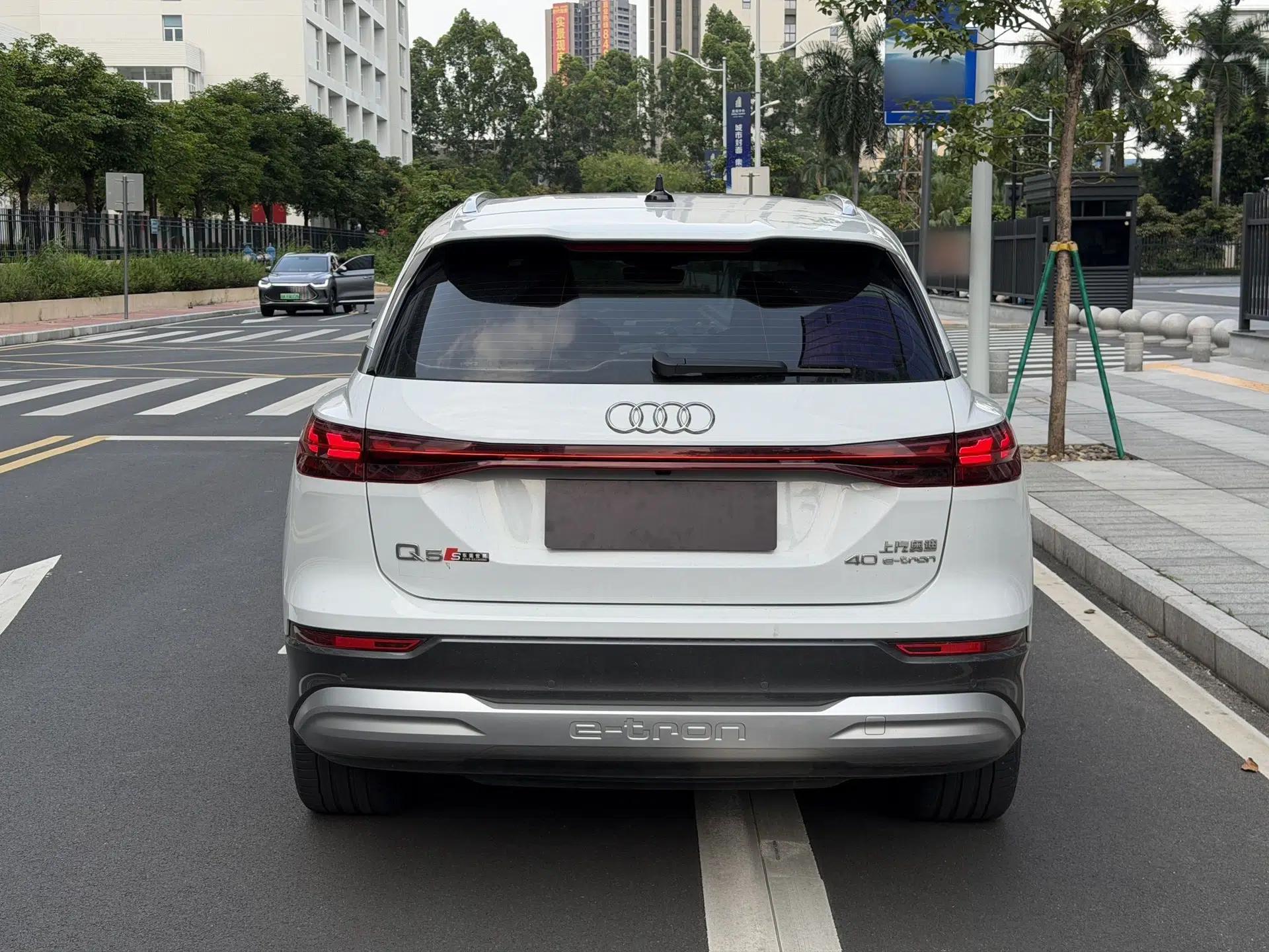 Audi Q5 e-tron 2022 40 e-tron Starry Edition Luxury Package — миниатюра 5