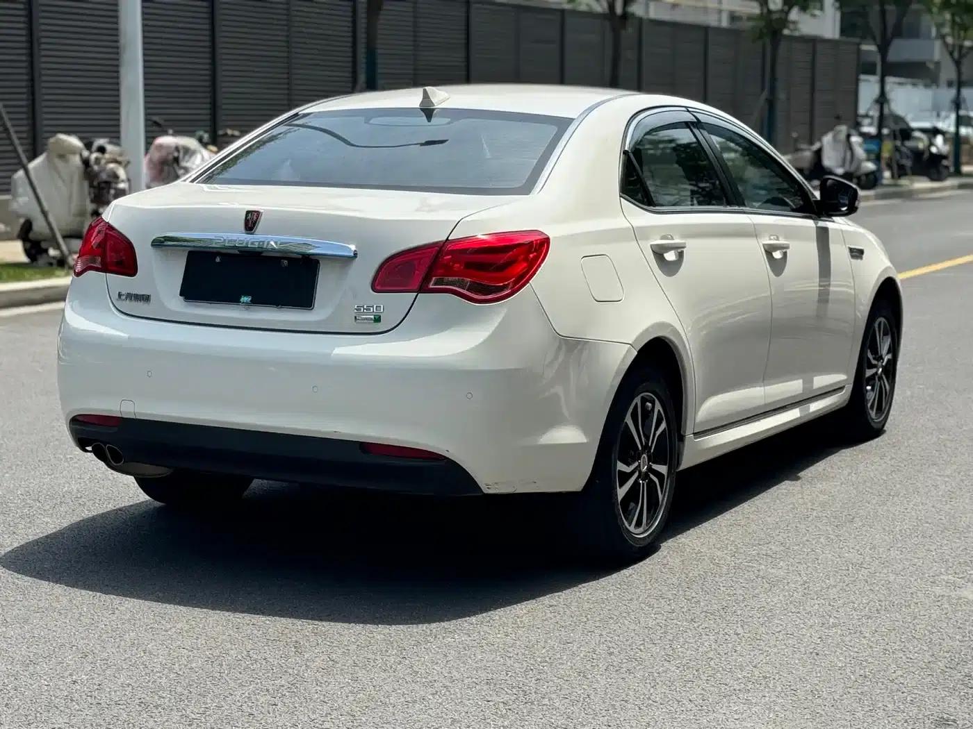 Roewe e550 2016 Premium Edition — миниатюра 9