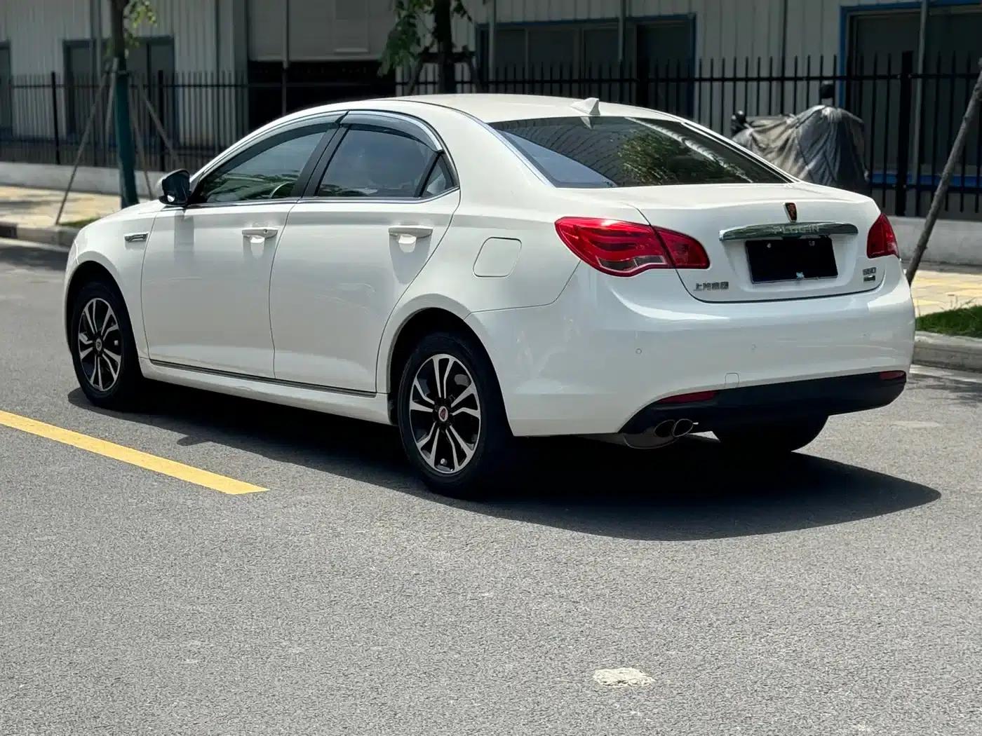 Roewe e550 2016 Premium Edition — миниатюра 10