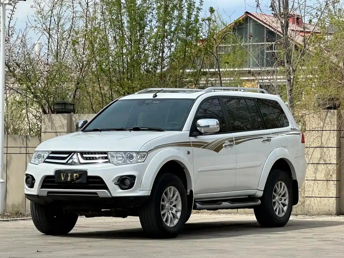 2013 Pajero Sport 3.0L Automatic 4WD Flagship Edition — миниатюра 1
