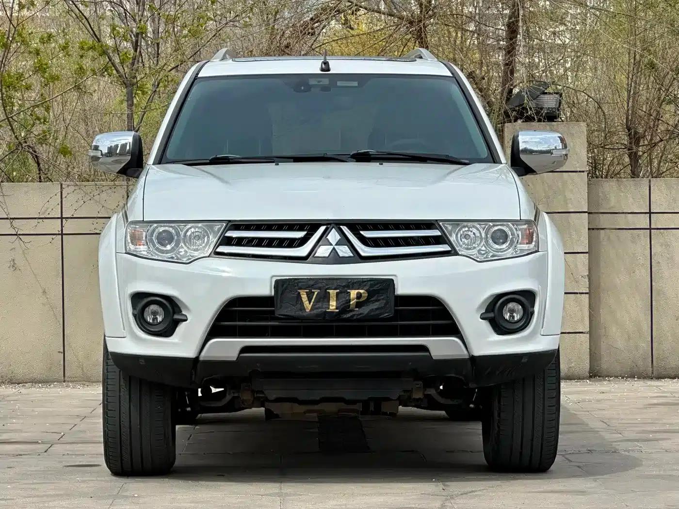 2013 Pajero Sport 3.0L Automatic 4WD Flagship Edition — миниатюра 2