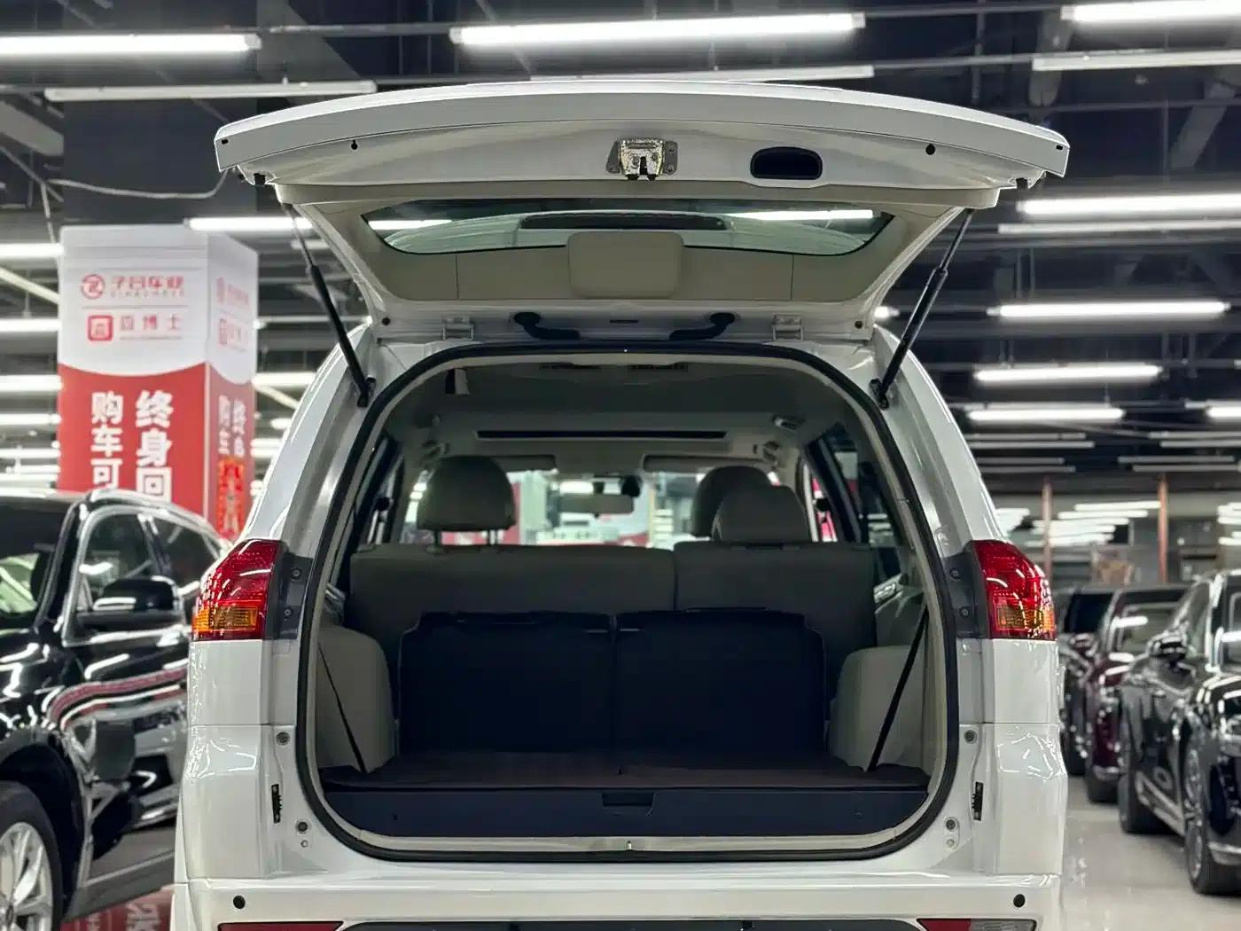 2013 Pajero Sport 3.0L Automatic 4WD Flagship Edition — миниатюра 14
