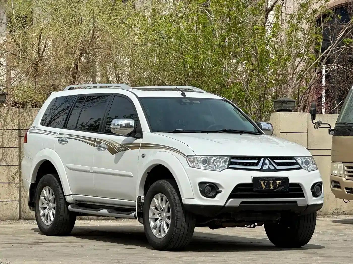 2013 Pajero Sport 3.0L Automatic 4WD Flagship Edition — миниатюра 3