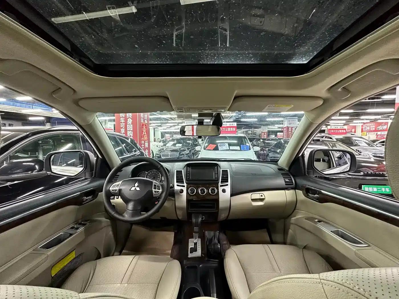 2013 Pajero Sport 3.0L Automatic 4WD Flagship Edition — миниатюра 24