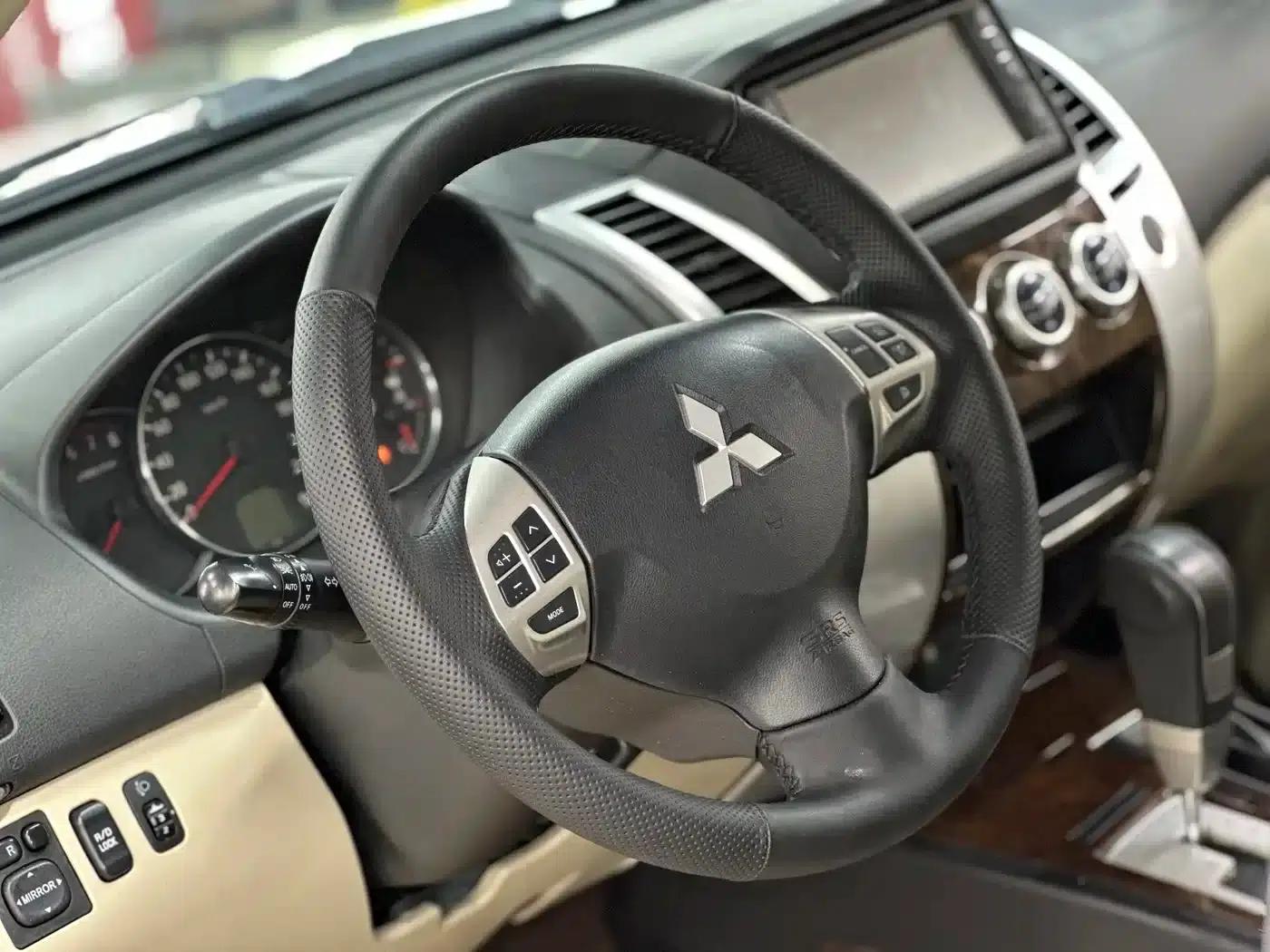 2013 Pajero Sport 3.0L Automatic 4WD Flagship Edition — миниатюра 27