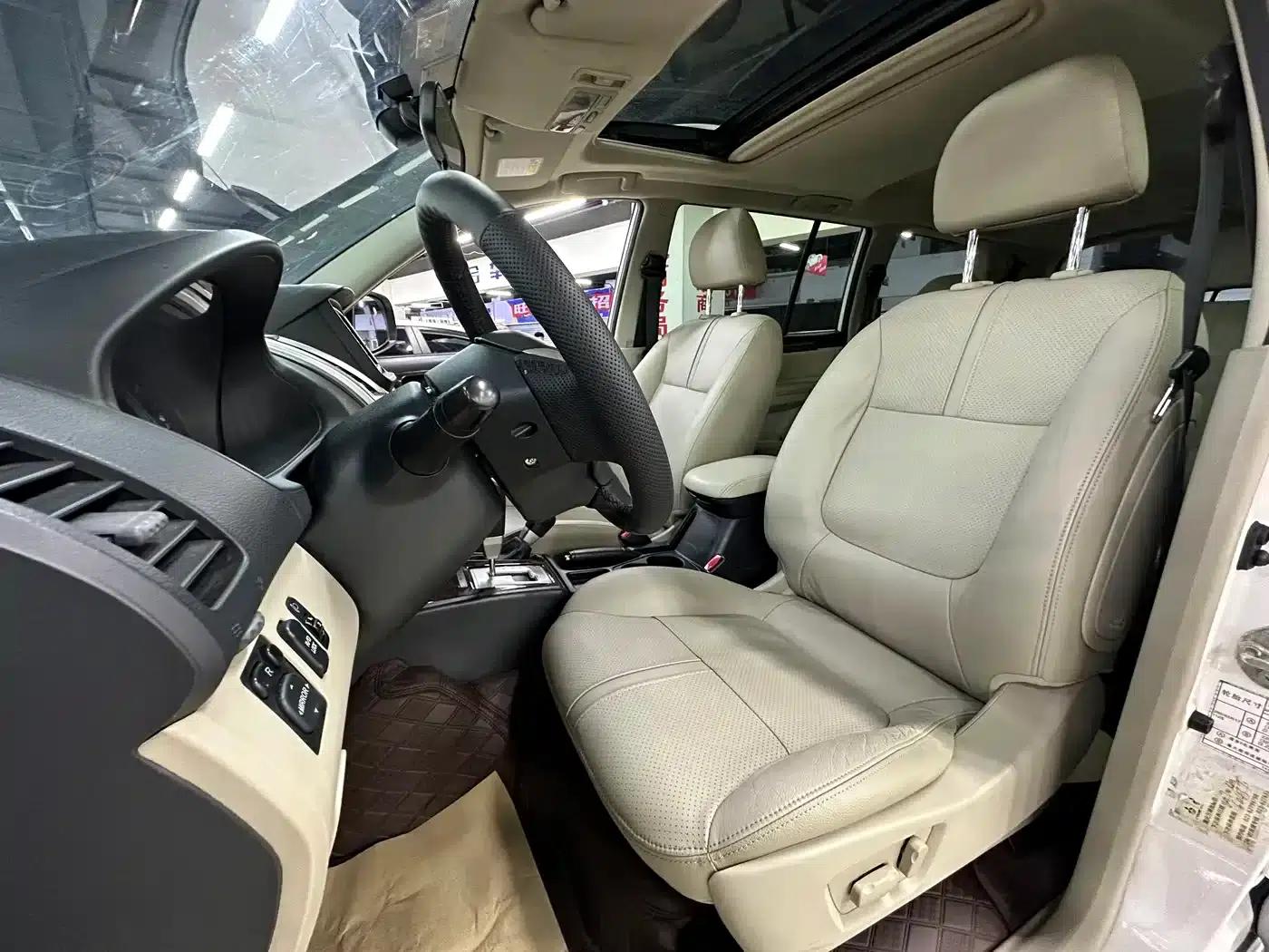 2013 Pajero Sport 3.0L Automatic 4WD Flagship Edition — миниатюра 28