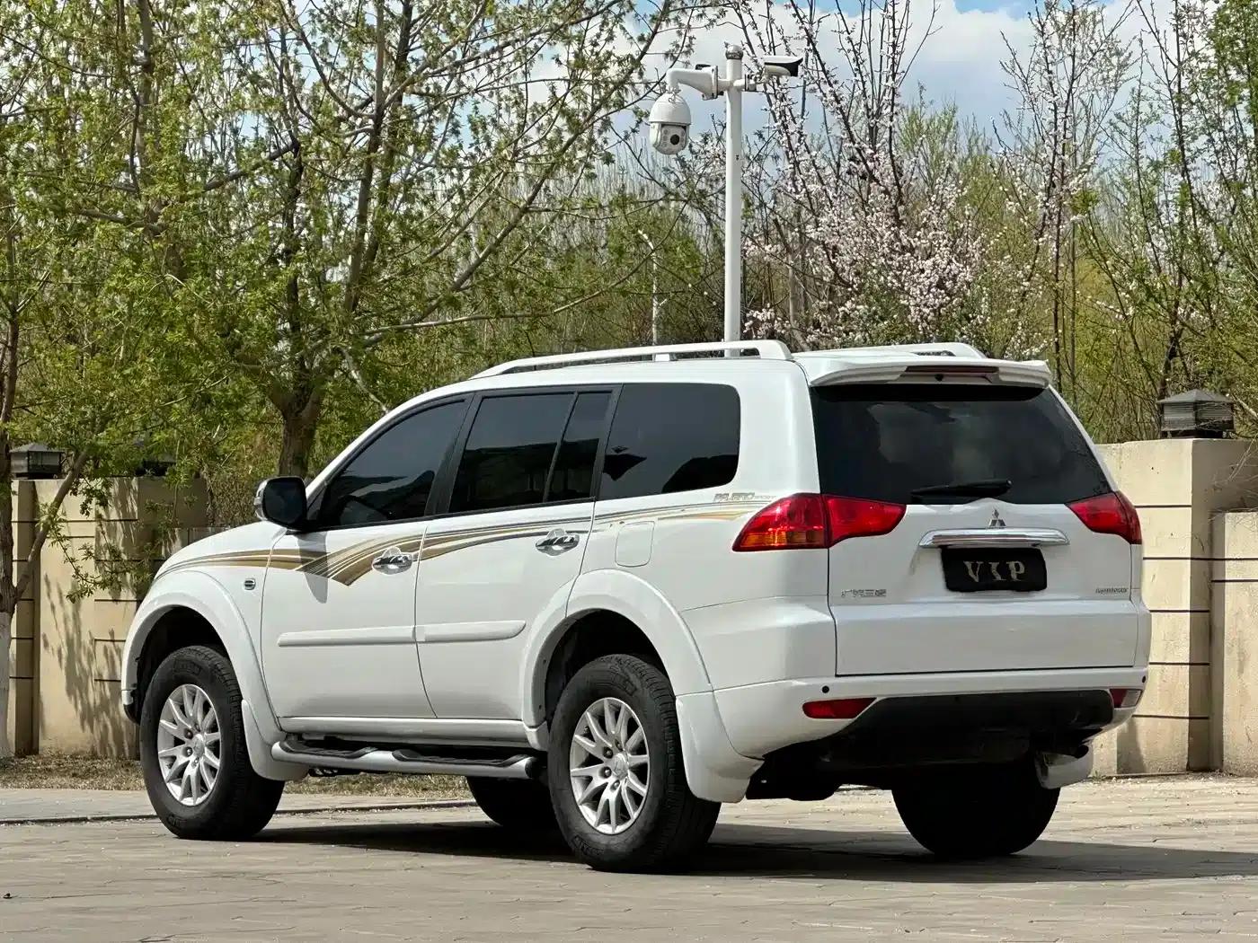 2013 Pajero Sport 3.0L Automatic 4WD Flagship Edition — миниатюра 4