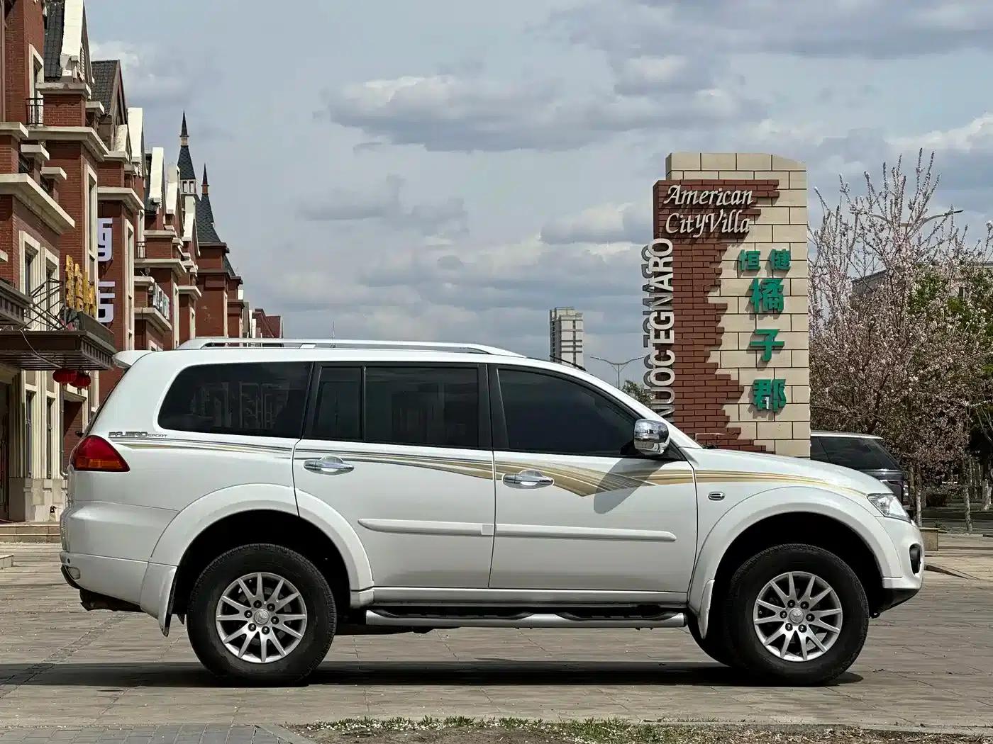 2013 Pajero Sport 3.0L Automatic 4WD Flagship Edition — миниатюра 6