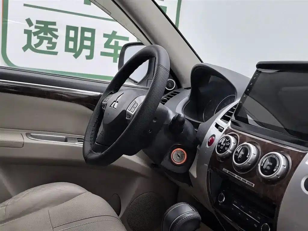 2013 Pajero Sport 3.0L Automatic 2WD Luxury Edition — миниатюра 22