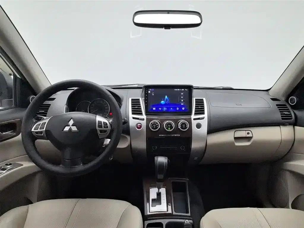 2013 Pajero Sport 3.0L Automatic 2WD Luxury Edition — миниатюра 5