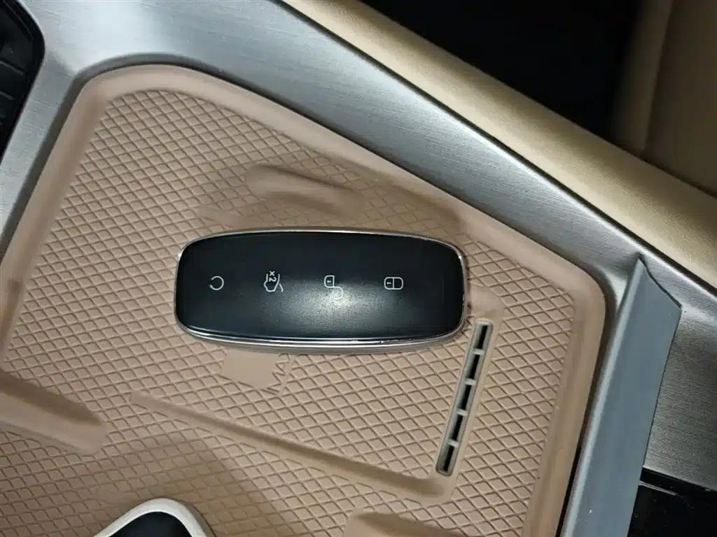 Denza N7 2023 Long Range Performance Max Edition — миниатюра 9