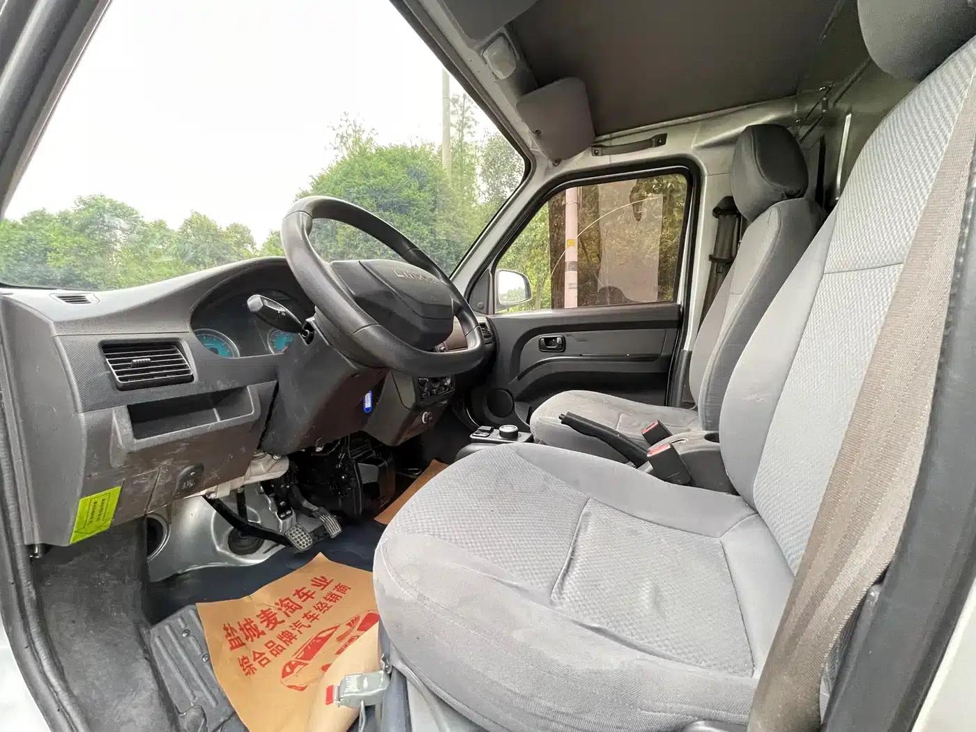 Wuling EV50 2023 Model, CATL 38.64kWh — миниатюра 11