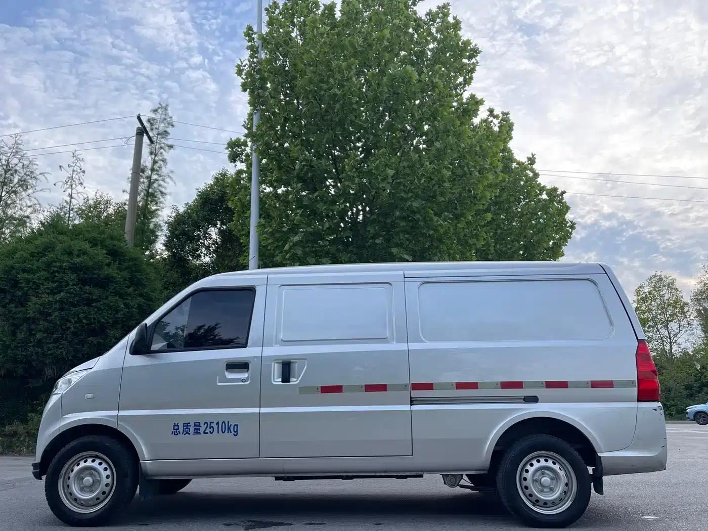 Wuling EV50 2023 Model, CATL 38.64kWh — миниатюра 4