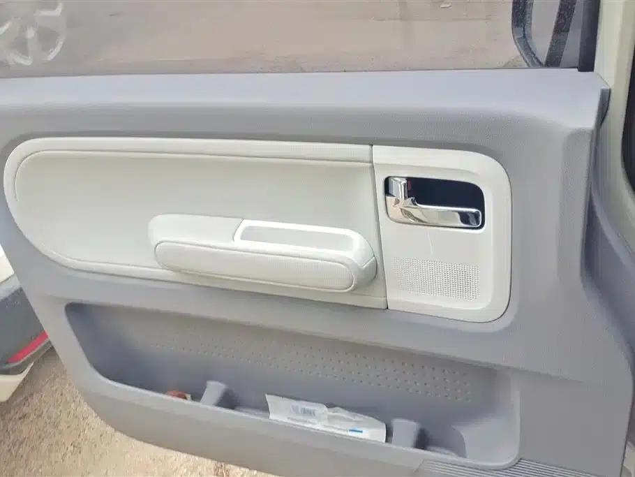 Wuling Air ev Clear Sky 2023 Model, Four-Seat Standard Edition — миниатюра 7