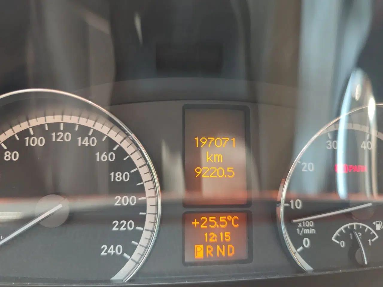 Mercedes-Benz Viano 2015 3.0L Partner Edition — миниатюра 13