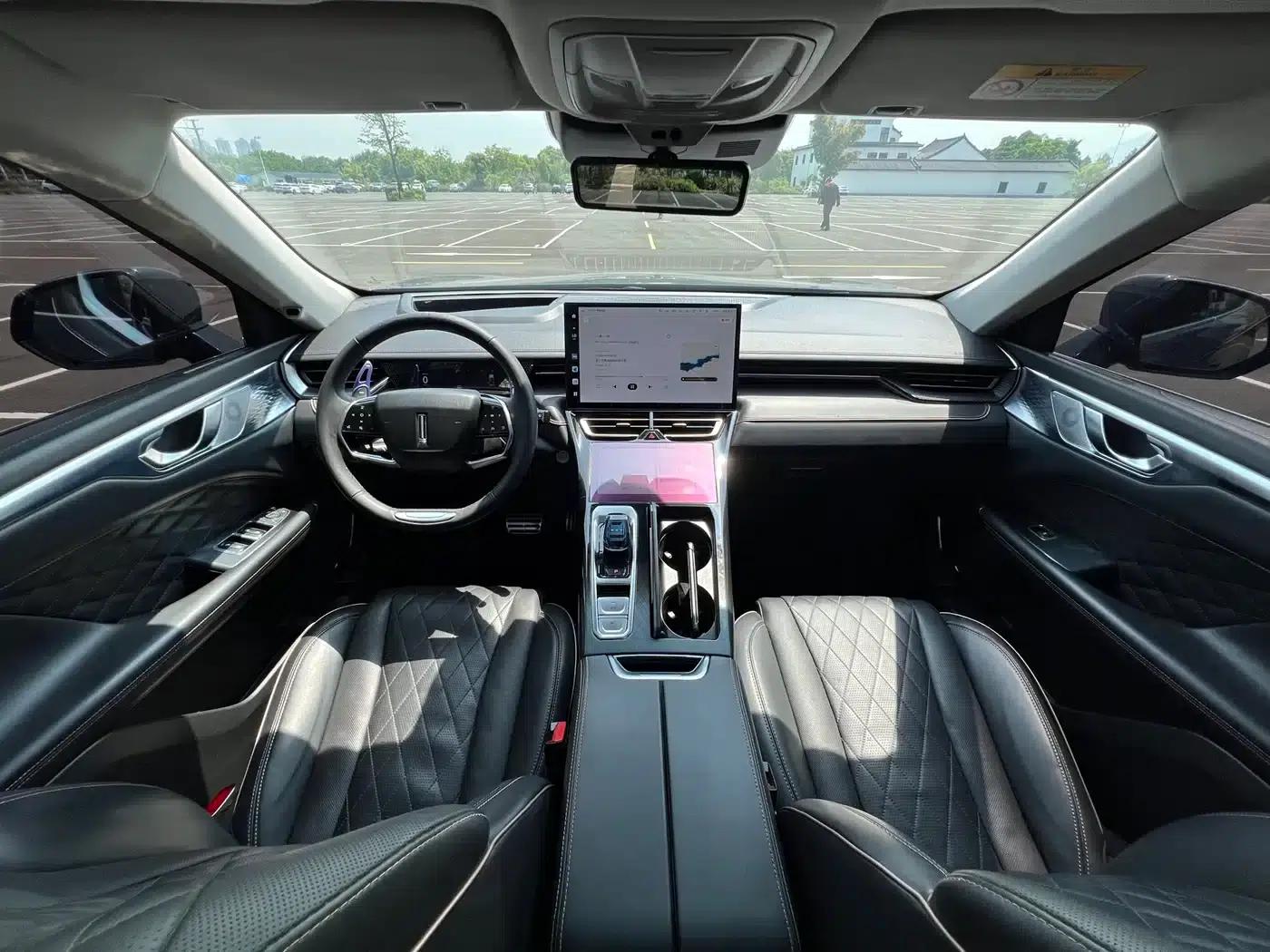 Wey brand Mocha 2021 2.0T 4WD Special Edition — миниатюра 8