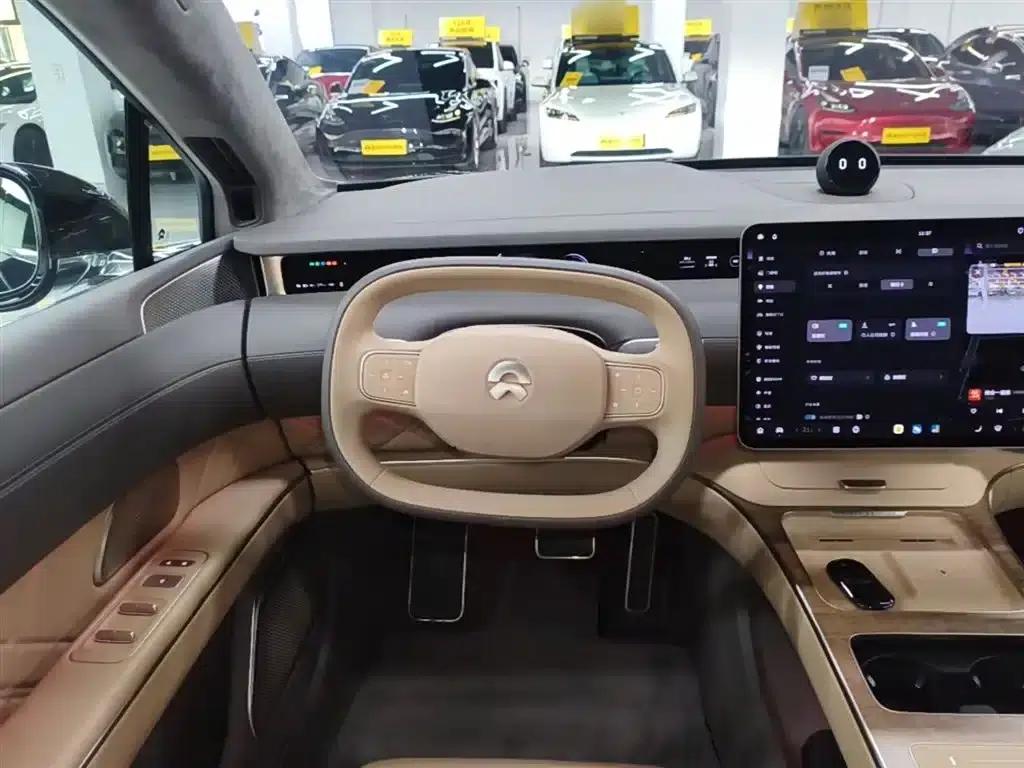 NIO ET9 2025 Model 102kWh First Edition Limited Edition — миниатюра 11
