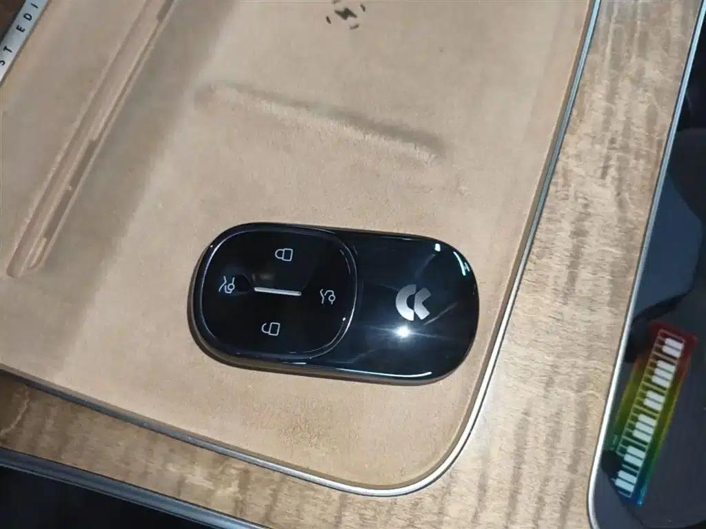 NIO ET9 2025 Model 102kWh First Edition Limited Edition — миниатюра 9