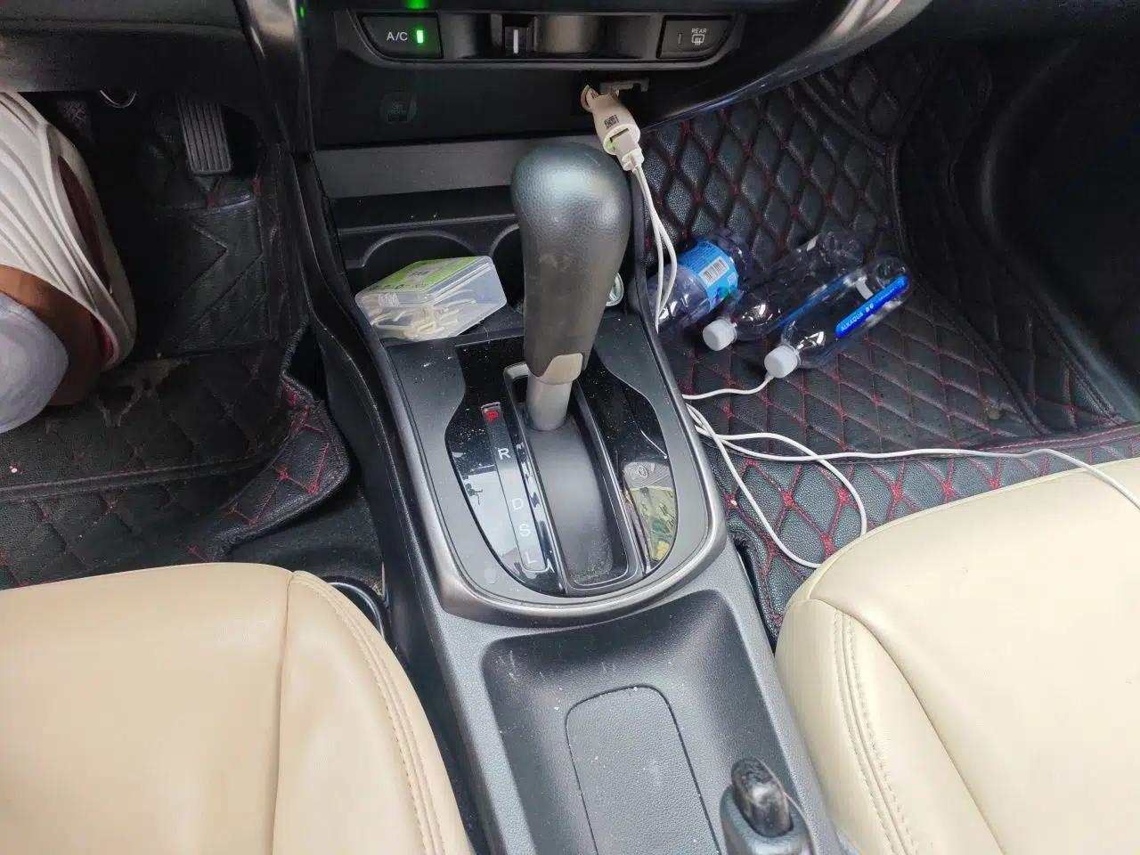 Honda Greiz 2016 1.5L CVT Classic Edition — миниатюра 15