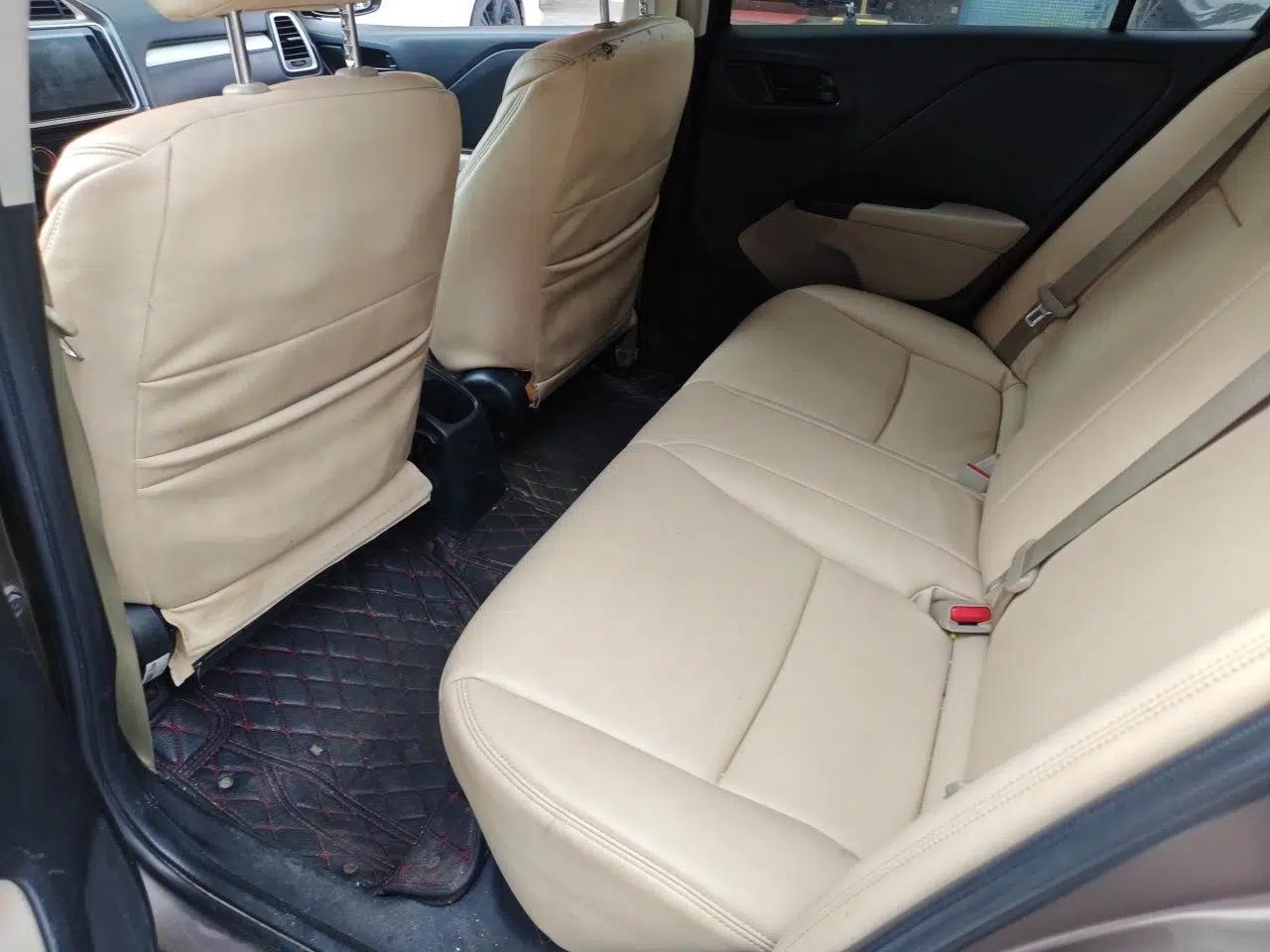 Honda Greiz 2016 1.5L CVT Classic Edition — миниатюра 18