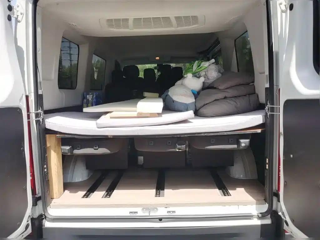 Iveco Daily 2021 3.0T Automatic Super Short Wheelbase Low Roof Side Sliding Door F1C — миниатюра 10