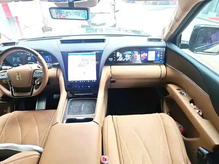 Looking up at the 2026 U8 L Dingshi Edition — миниатюра 4