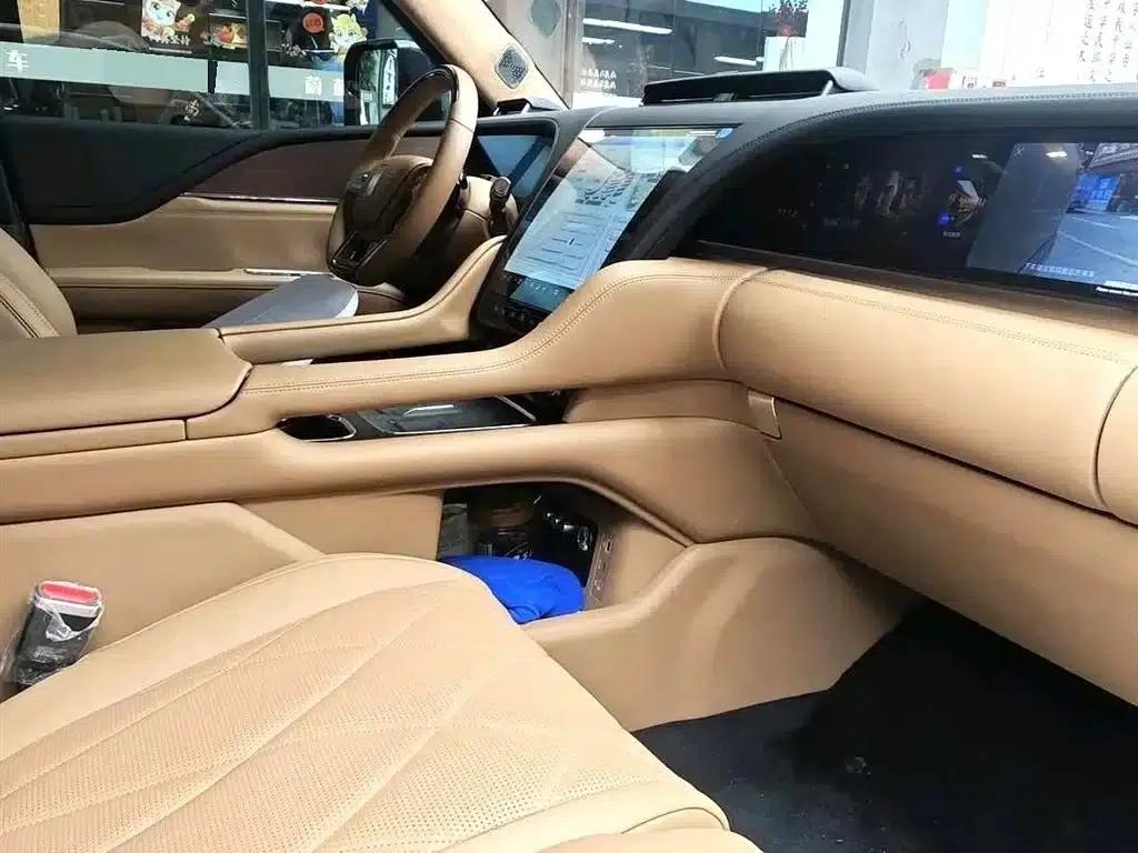 Looking up at the 2026 U8 L Dingshi Edition — миниатюра 6