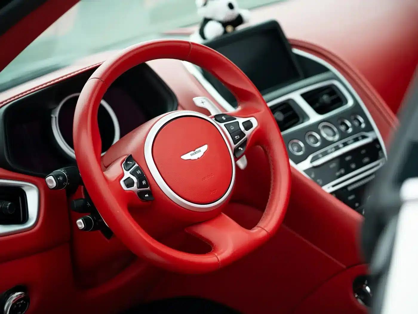 Aston Martin DB11 2019 4.0T V8 Volante — миниатюра 13