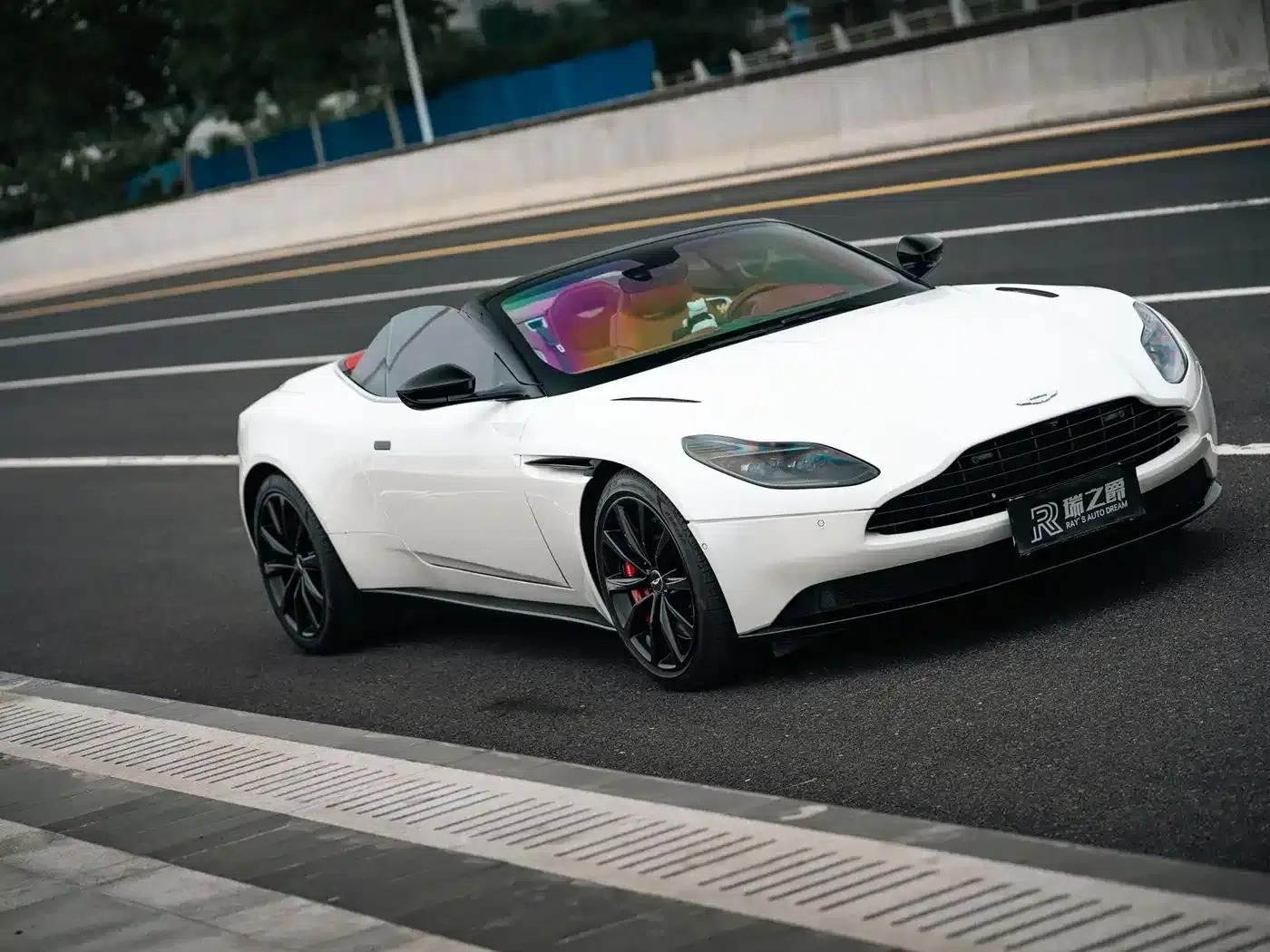 Aston Martin DB11 2019 4.0T V8 Volante — миниатюра 3