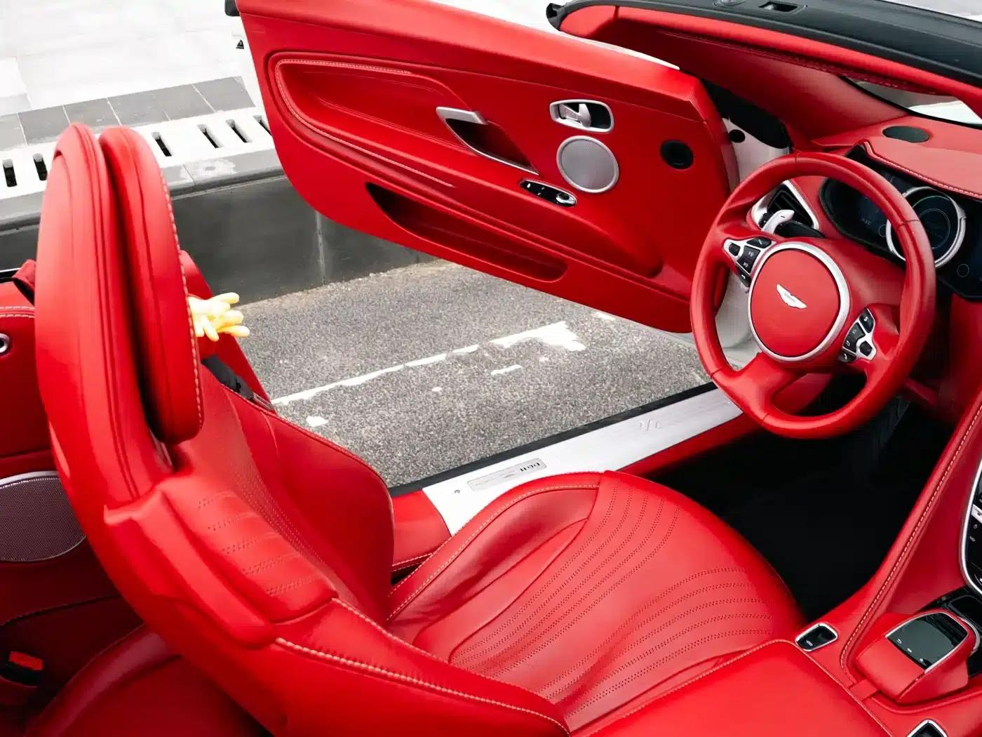 Aston Martin DB11 2019 4.0T V8 Volante — миниатюра 22