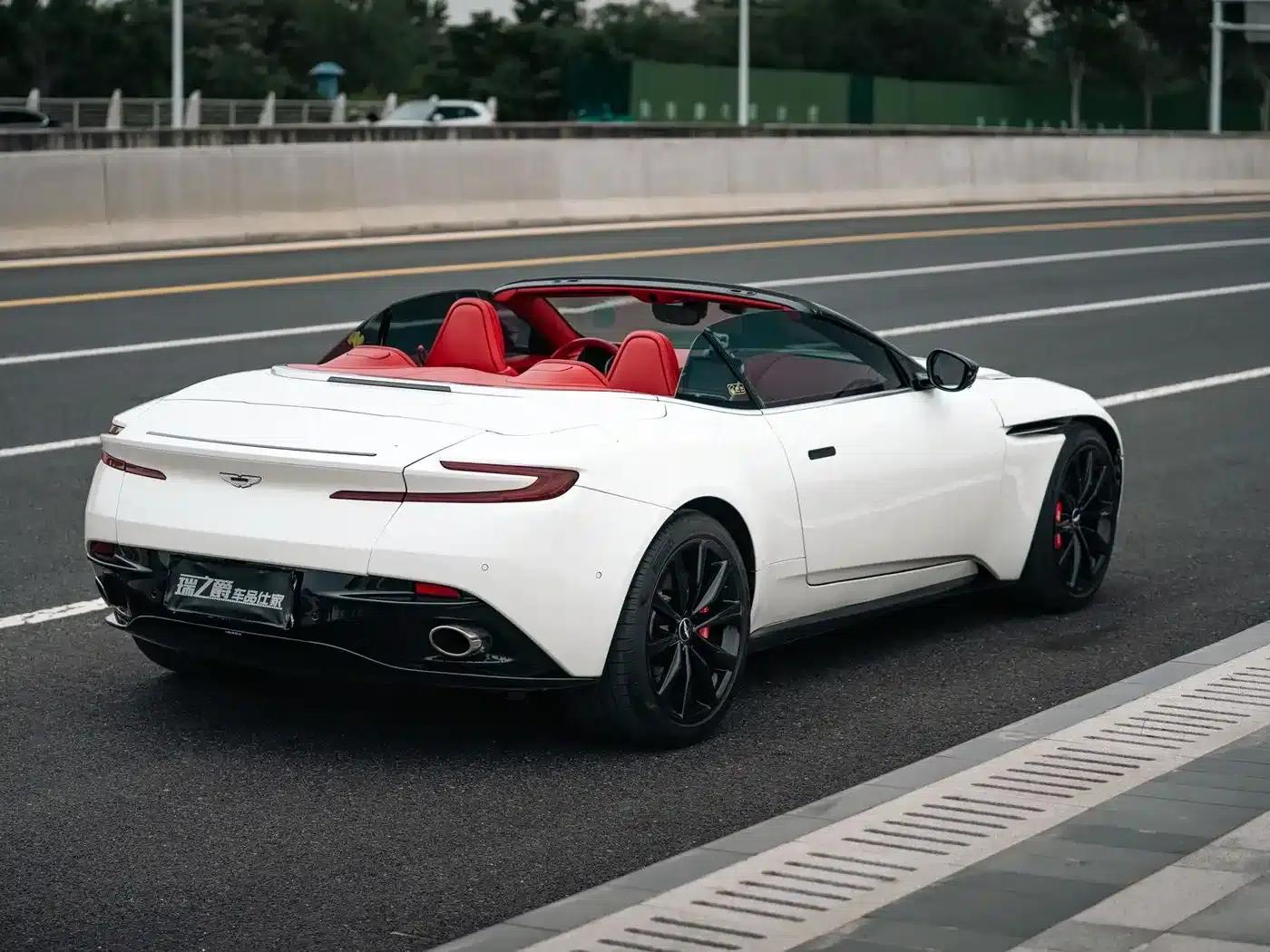 Aston Martin DB11 2019 4.0T V8 Volante — миниатюра 4