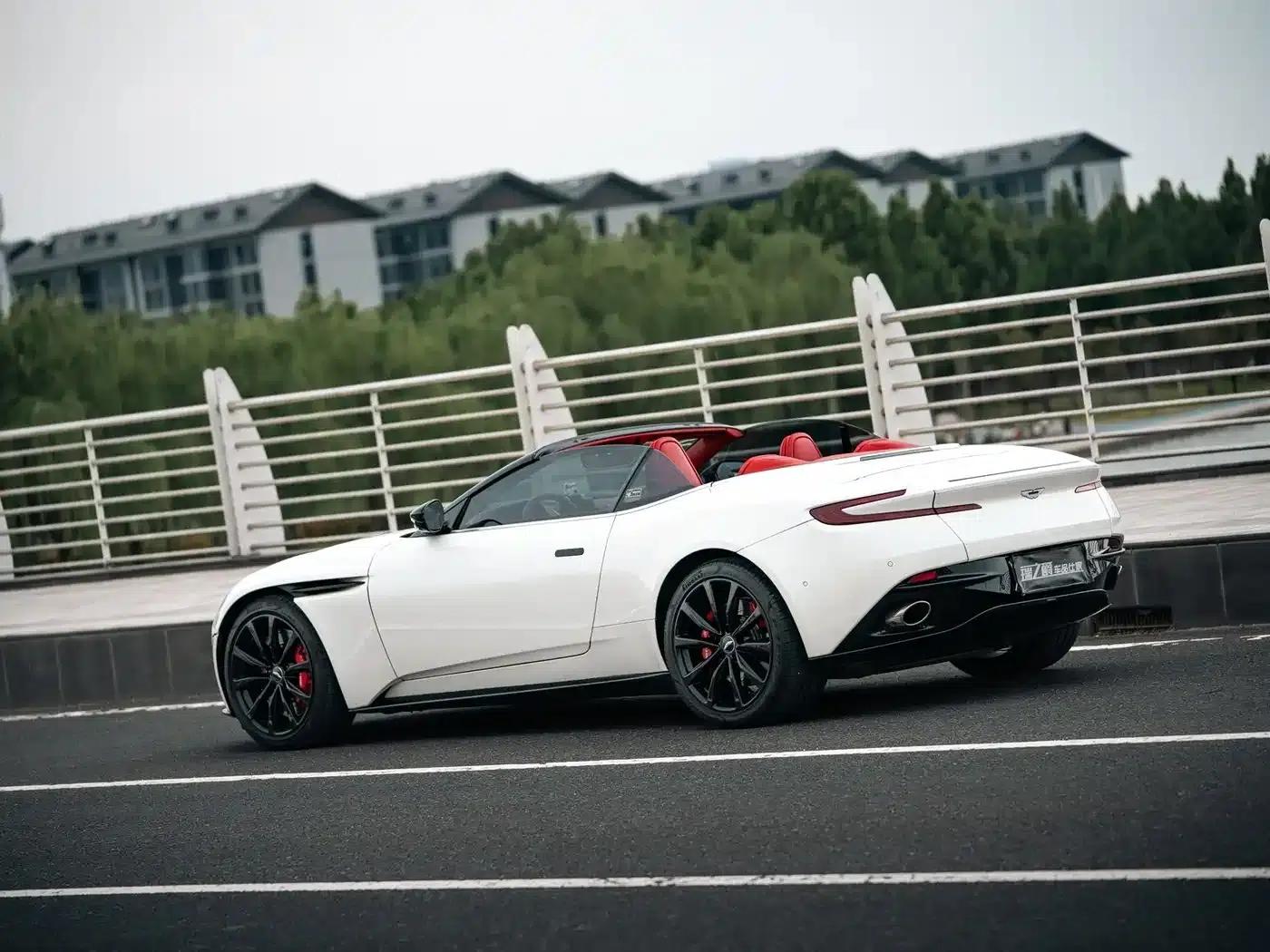 Aston Martin DB11 2019 4.0T V8 Volante — миниатюра 6